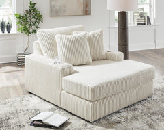 Lindyn Living Room