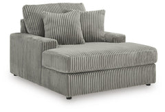 Lindyn Living Room
