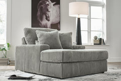 Lindyn Living Room