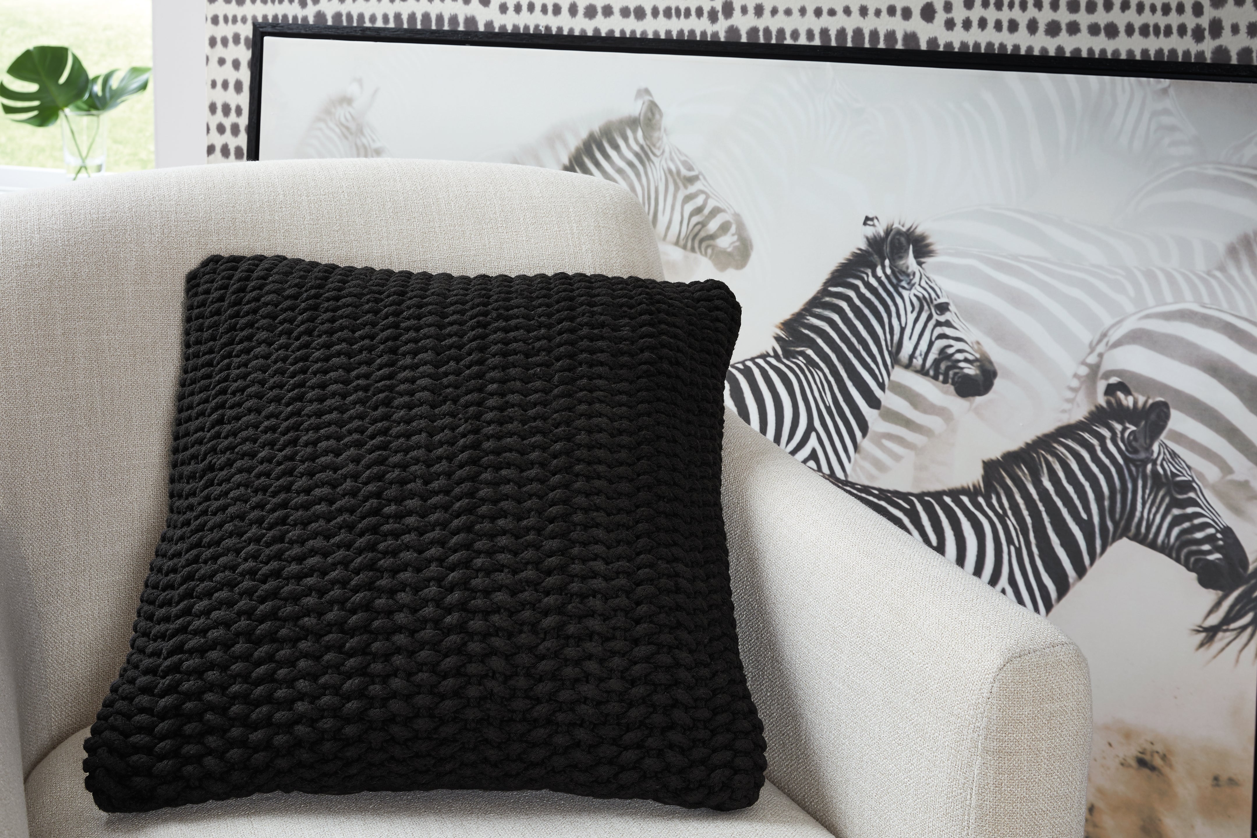 Best Furniture Outlet - Ashley Furniture - Renemore Pillows - Pillow / Black - A1000475P