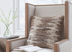 Best Furniture Outlet - Ashley Furniture - Nealton Pillows - Pillow (4/CS) / Brown/White - A1001050