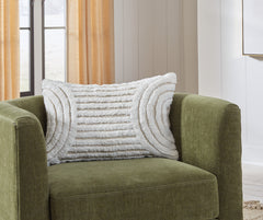 Best Furniture Outlet - Ashley Furniture - Farissen Pillows - Pillow (4/CS) / White/Tan - A1001062