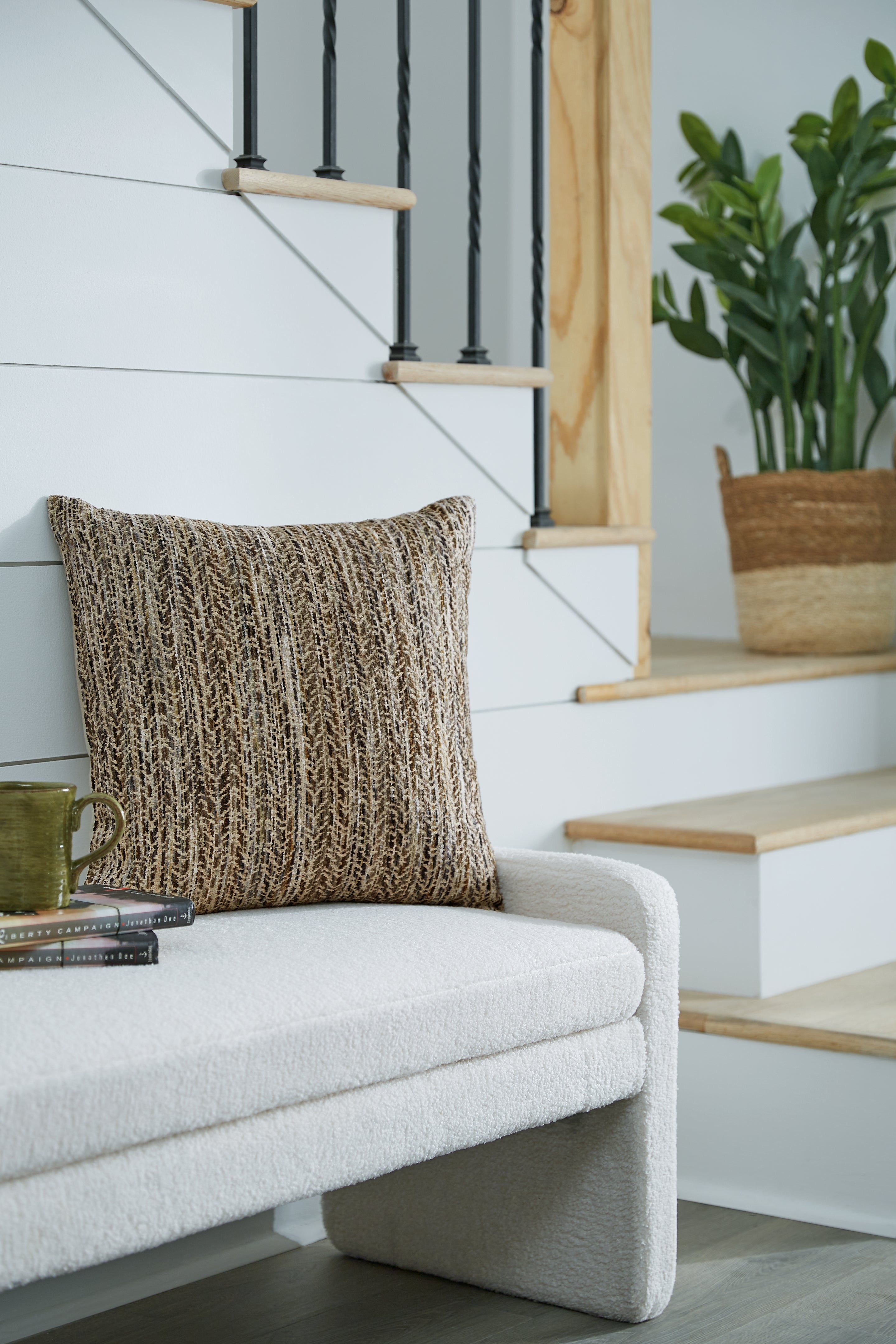 Best Furniture Outlet - Ashley Furniture - Jayner Pillows - Pillow (4/CS) / Multi - A1001069