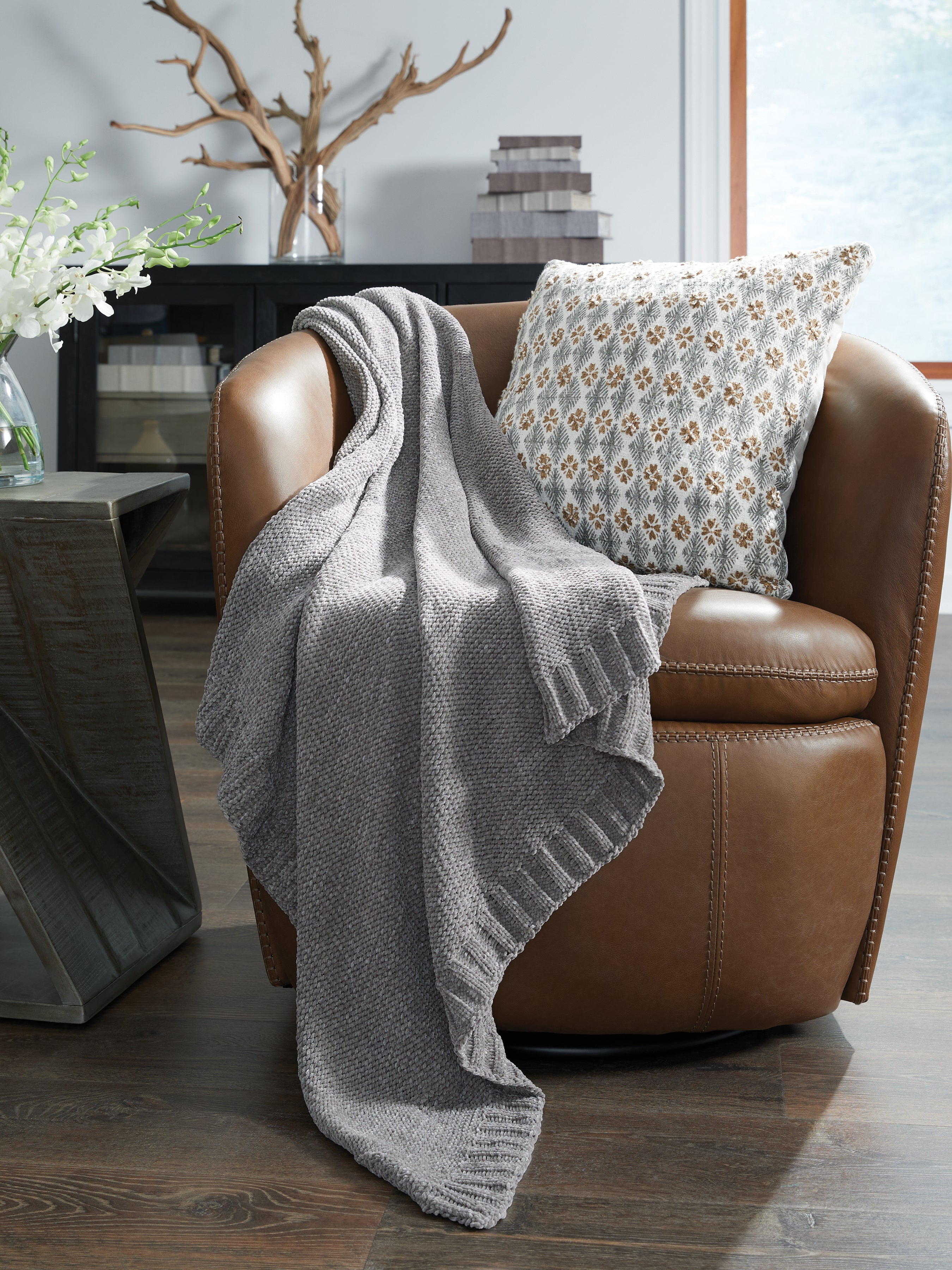 Best Furniture Outlet - Ashley Furniture - Anawood Throw (Set of 3) - Throw (3/CS) / Gray - A1001097