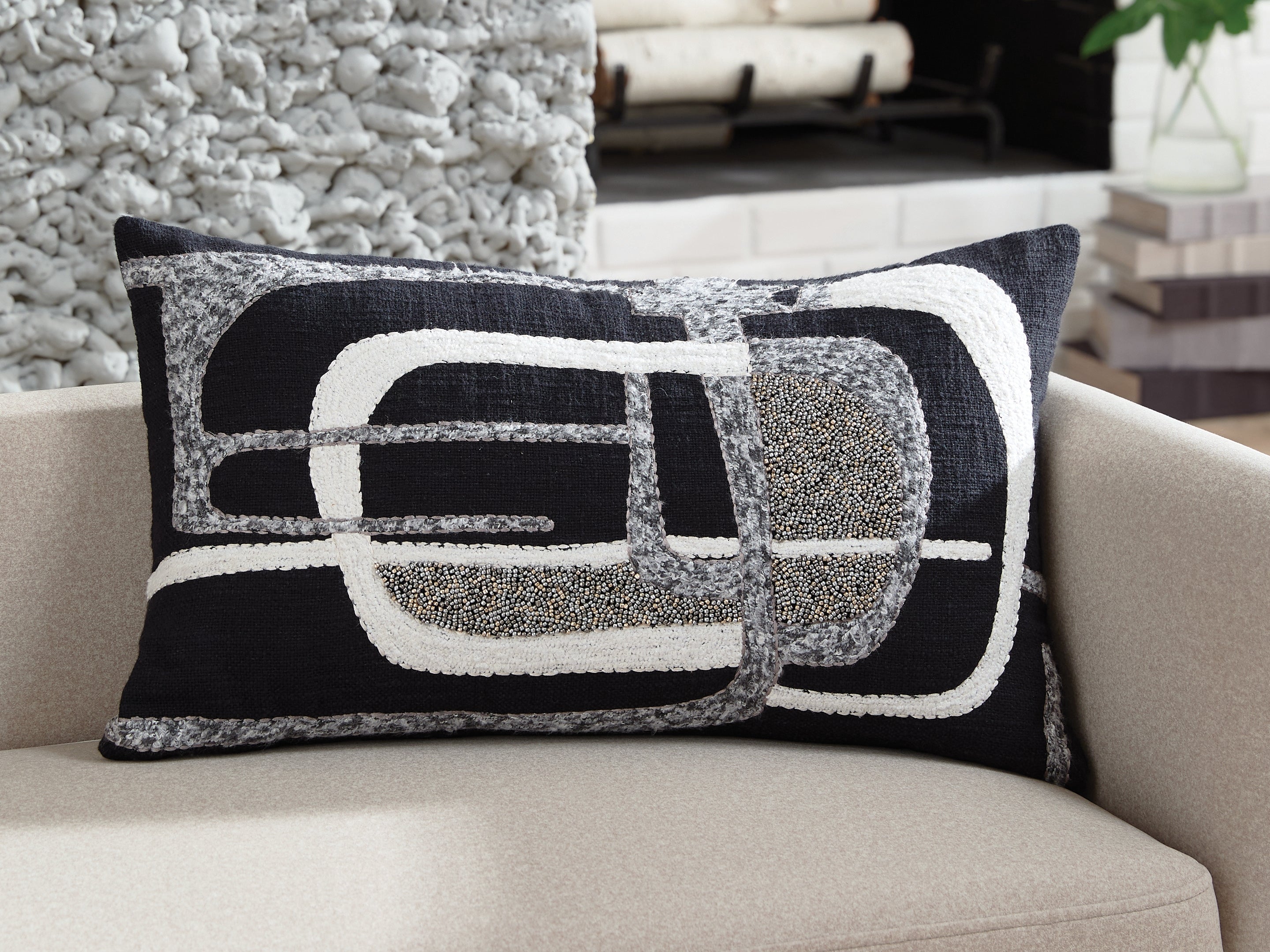 Best Furniture Outlet - Ashley Furniture - Gavrileigh Pillows - Pillow (4/CS) / Black/Gray/Ivory - A1001113