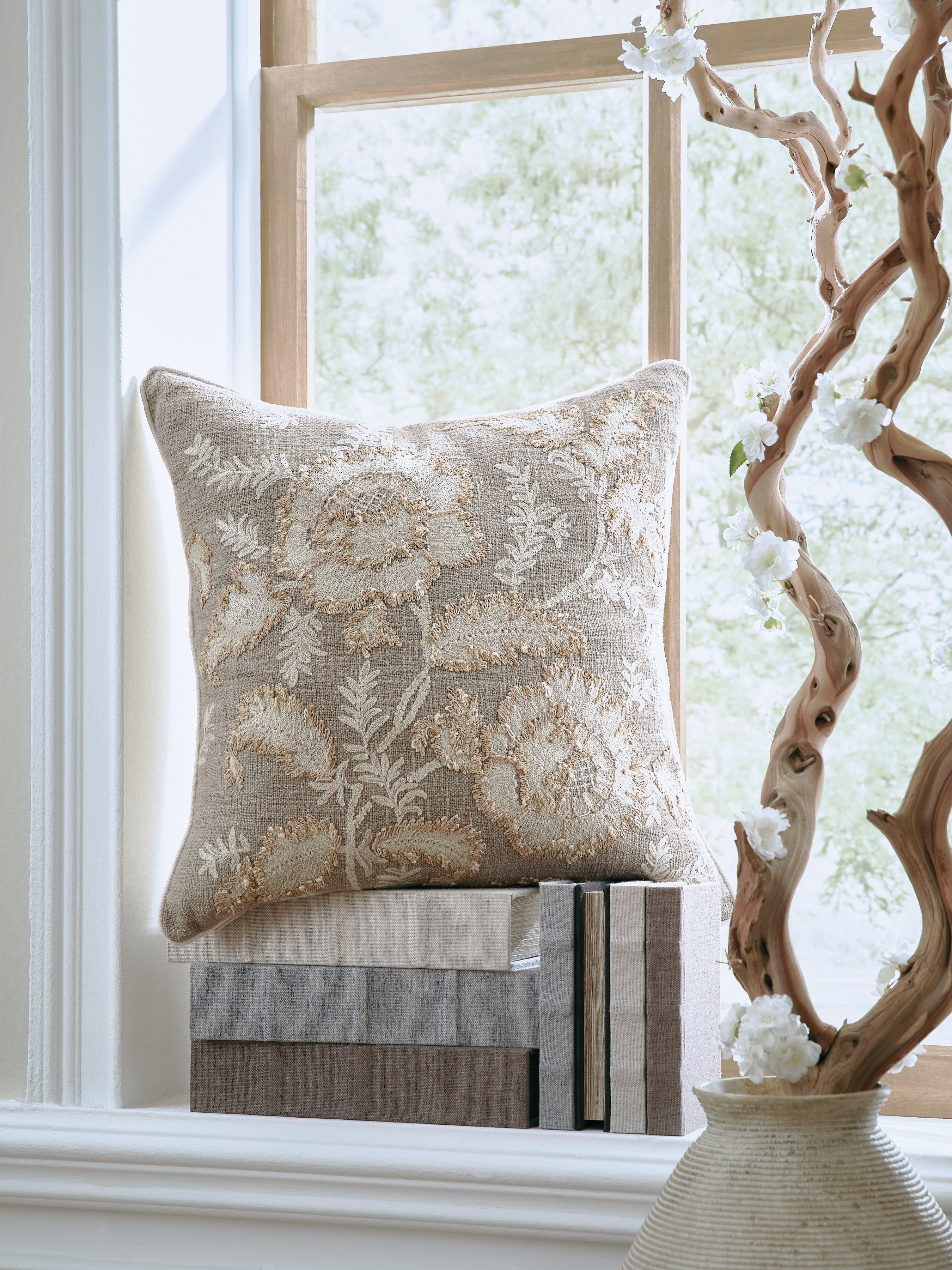 Best Furniture Outlet - Ashley Furniture - Viveka Pillows - Pillow (4/CS) - A1001146