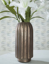 Best Furniture Outlet - Ashley Furniture - Briarcott Vase - Vase / Brown - A2000704