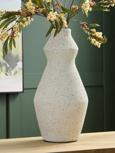 Best Furniture Outlet - Ashley Furniture - Dawthorne Vase - Vase / Cream - A2000851