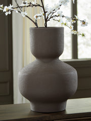 Best Furniture Outlet - Ashley Furniture - Dalsen Vase - Vase / Brown - A2000873