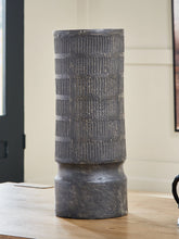 Best Furniture Outlet - Ashley Furniture - Beninworth Vase - Vase - A2000879