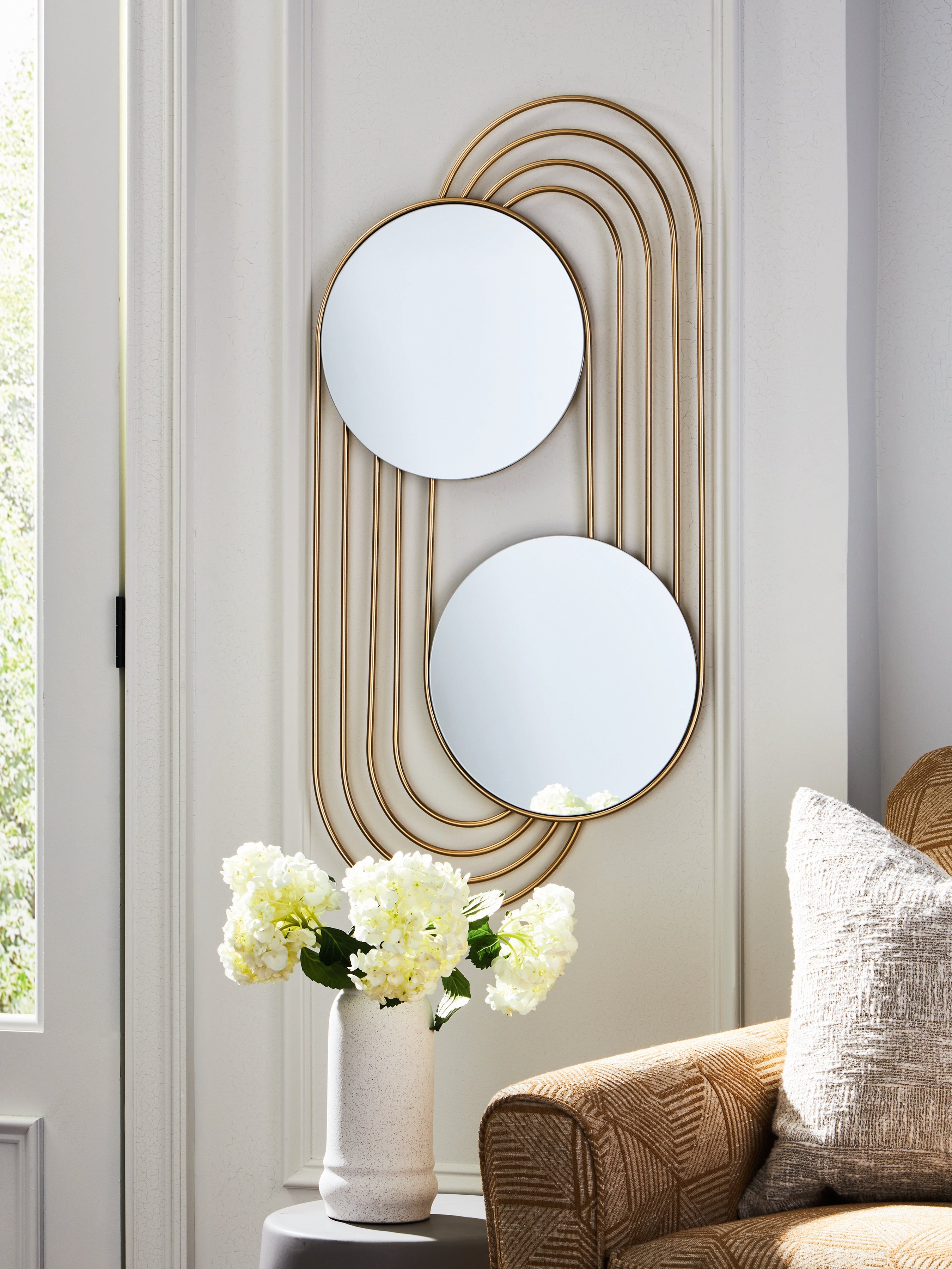 Best Furniture Outlet - Ashley Furniture - Warrenley Mirror - Accent Mirror / Gold Finish - A8010401