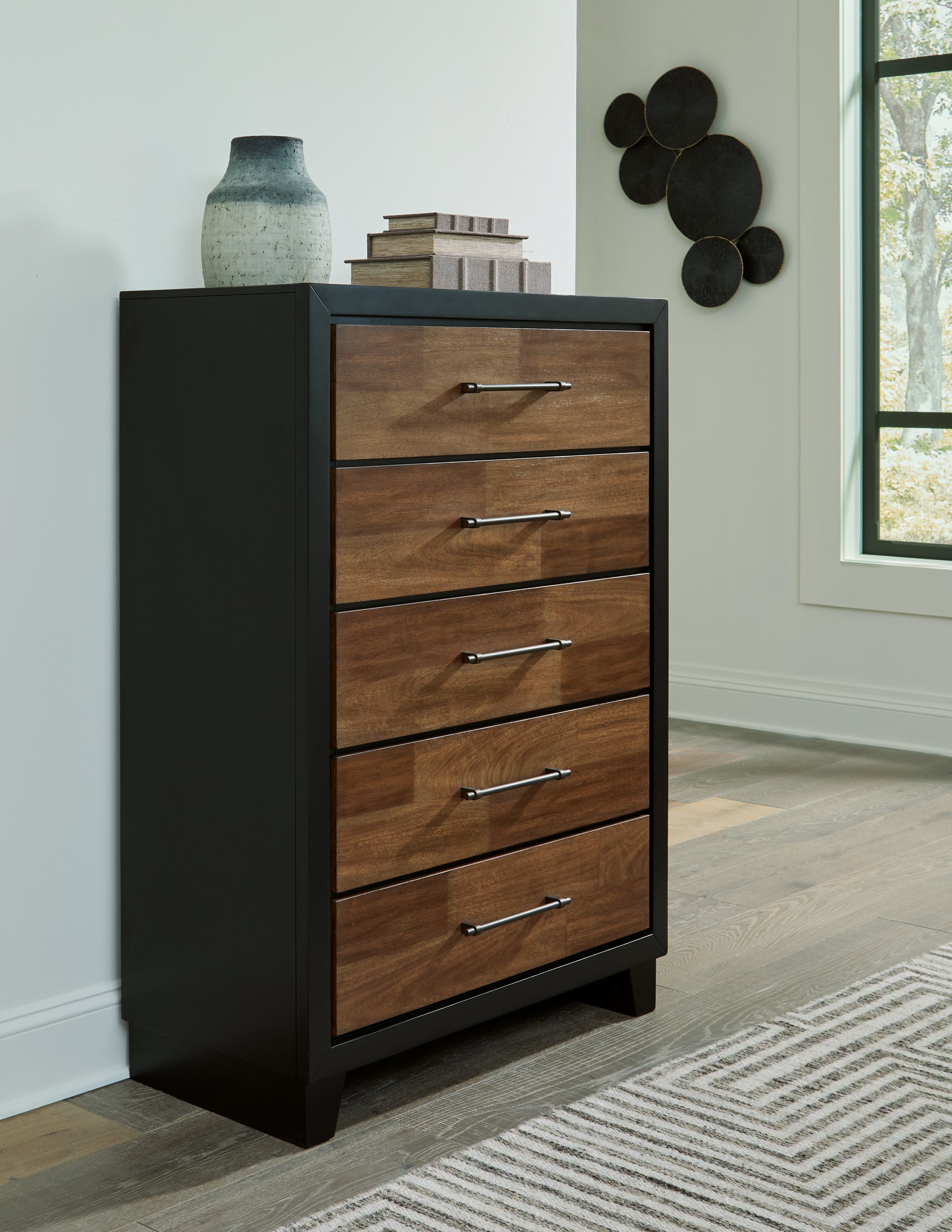 Best Furniture Outlet - Ashley Furniture - Kraeburn Bedroom - Five Drawer Chest / Brown/Black - B496-46