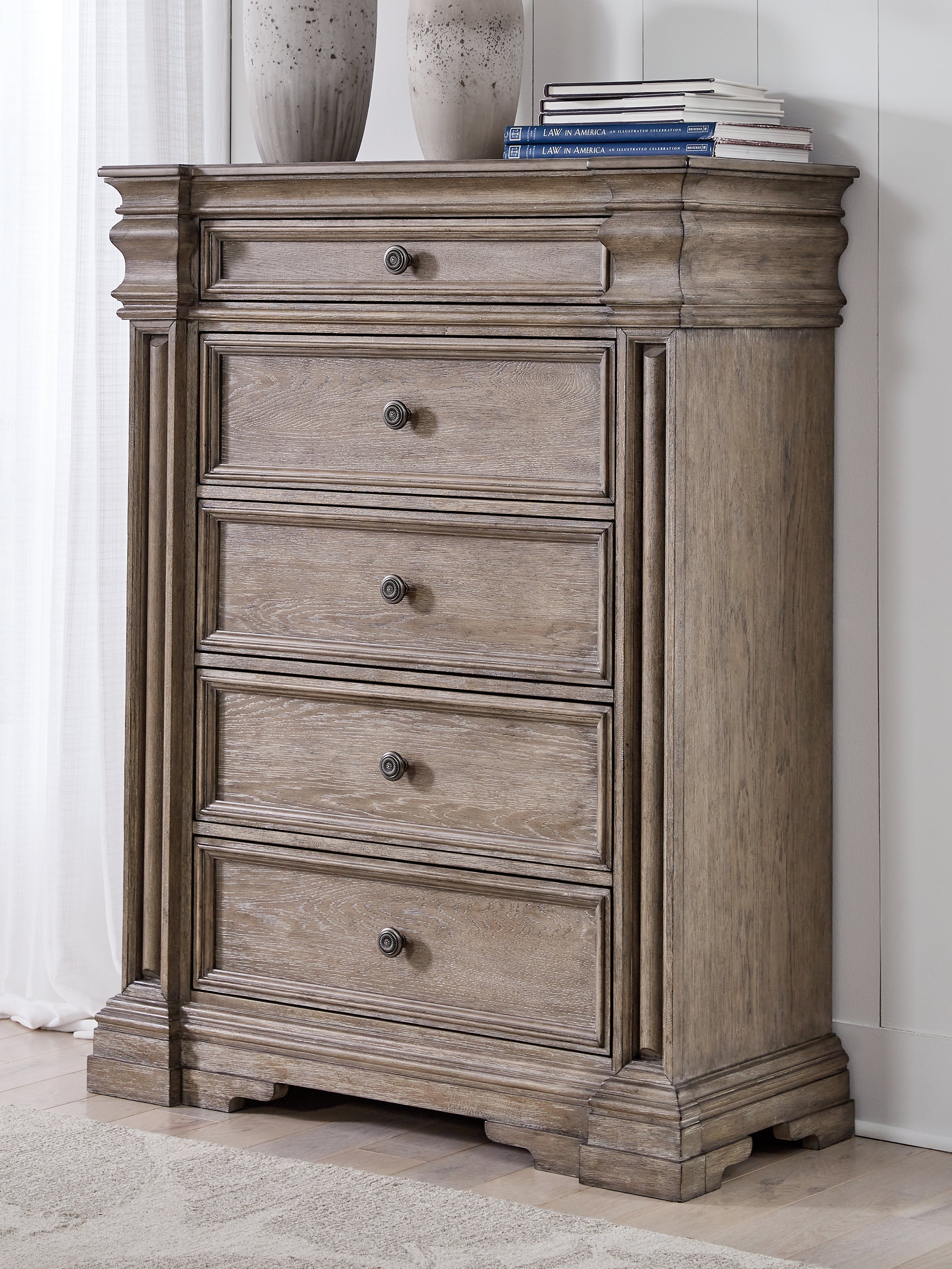 Best Furniture Outlet - Ashley Furniture - Blairhurst Bedroom - Five Drawer Chest / Light Grayish Brown - B916-46