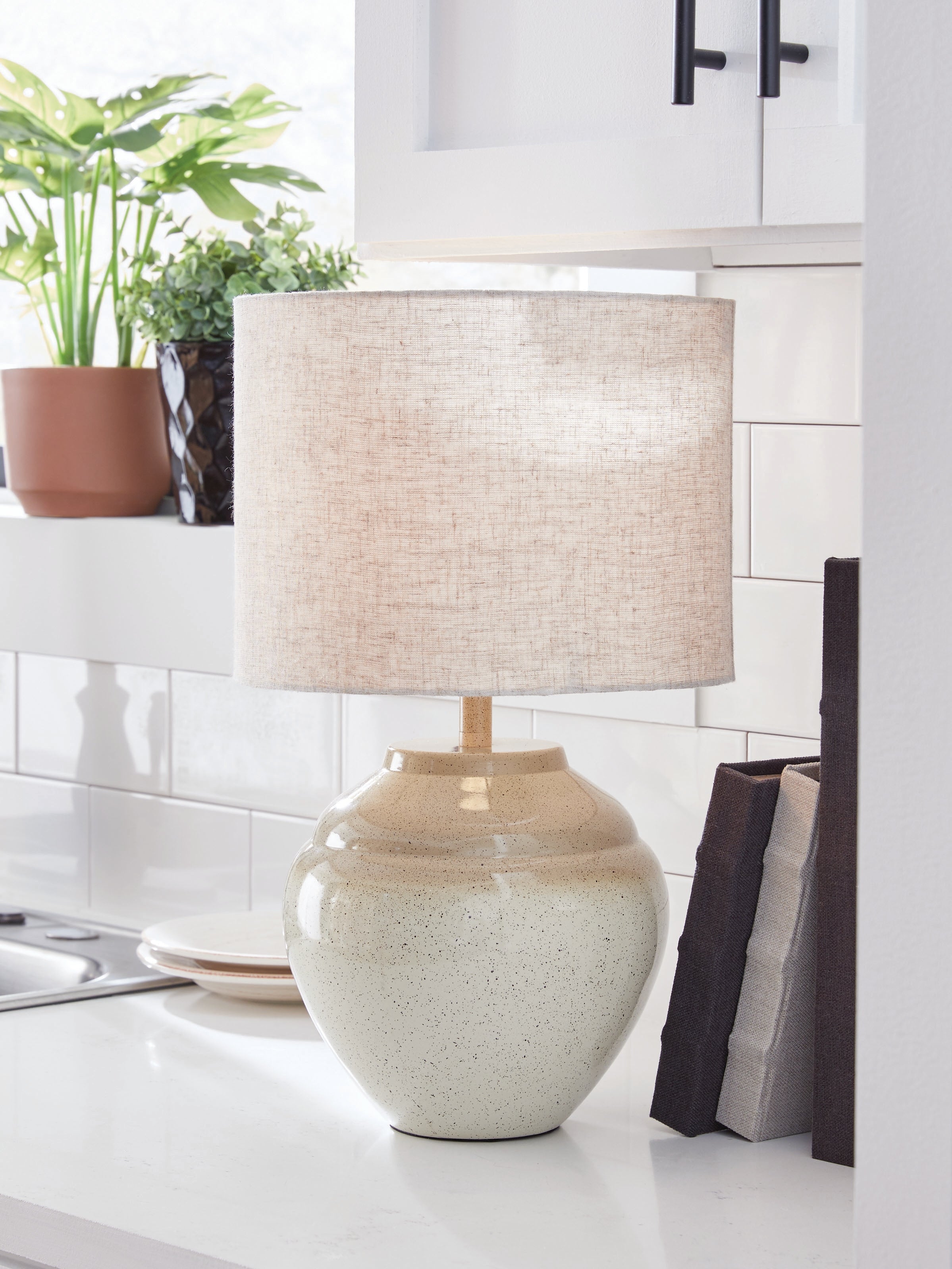 Best Furniture Outlet - Ashley Furniture - Waldish Lighting - Metal Table Lamp (1/CN) / Cream/Beige - L200204