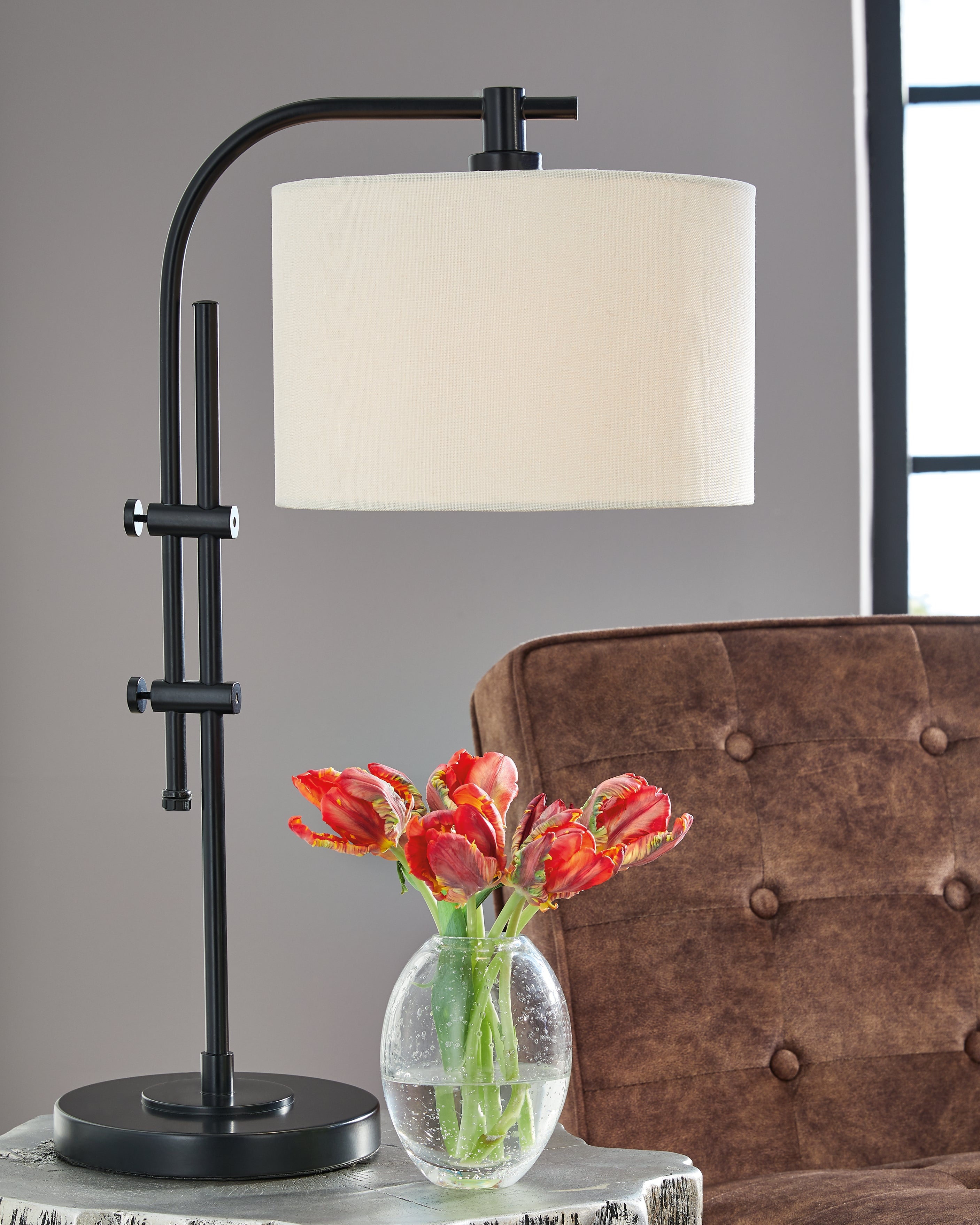 Best Furniture Outlet - Ashley Furniture - Baronvale Lighting - Metal Accent Lamp (1/CN) / Black - L206043