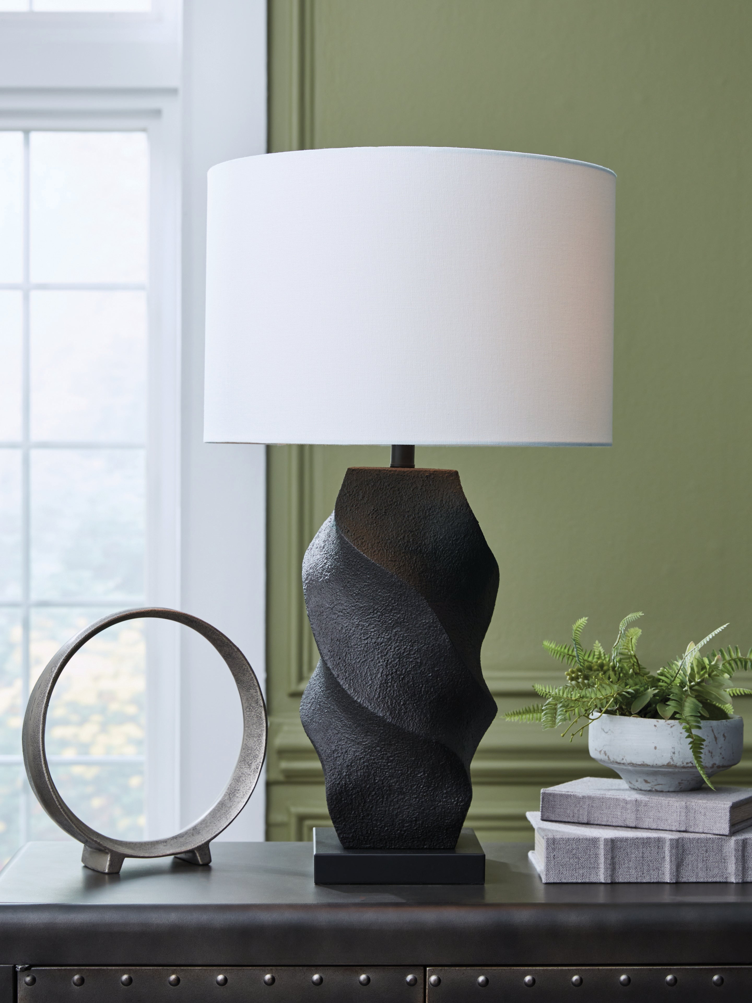 Best Furniture Outlet - Ashley Furniture - Amillion Lighting - Poly Table Lamp (1/CN) / Black - L235904