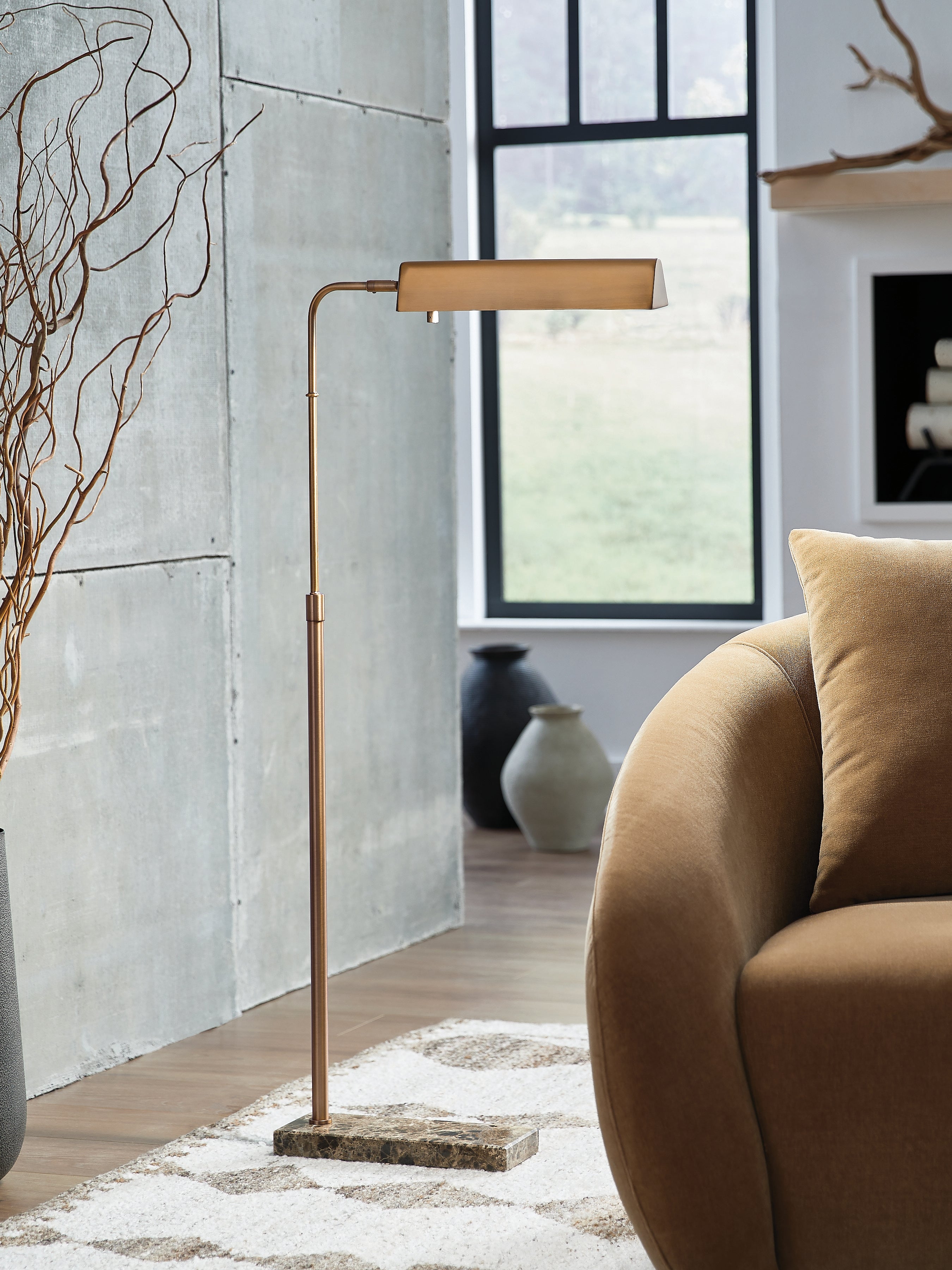Best Furniture Outlet - Ashley Furniture - Yafe Lighting - Metal Floor Lamp (1/CN) / Bronze Finish - L734411
