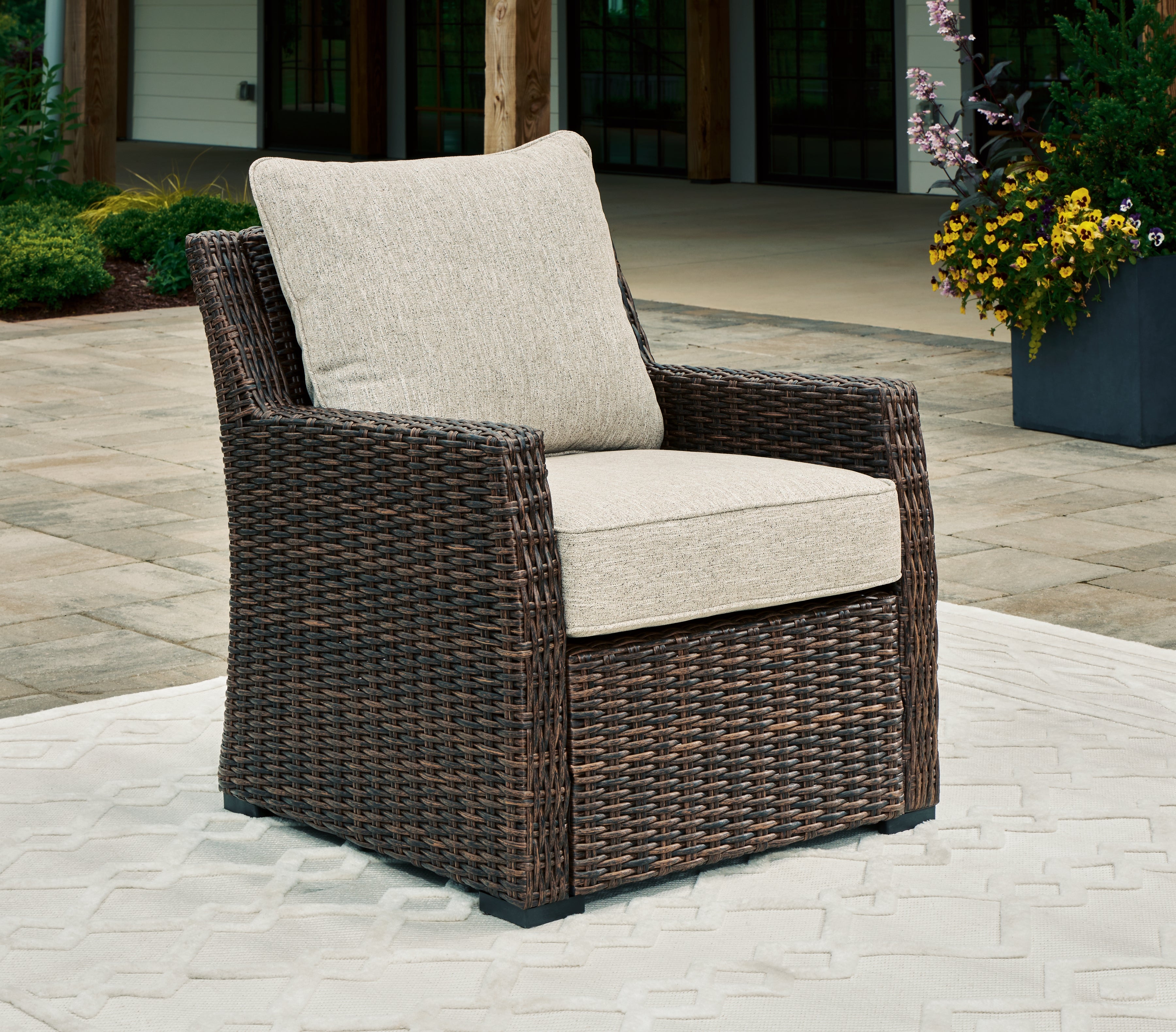 Best Furniture Outlet - Ashley Furniture - Brook Ranch Outdoor - Lounge Chair w/Cushion (1/CN) / Brown - P465-820