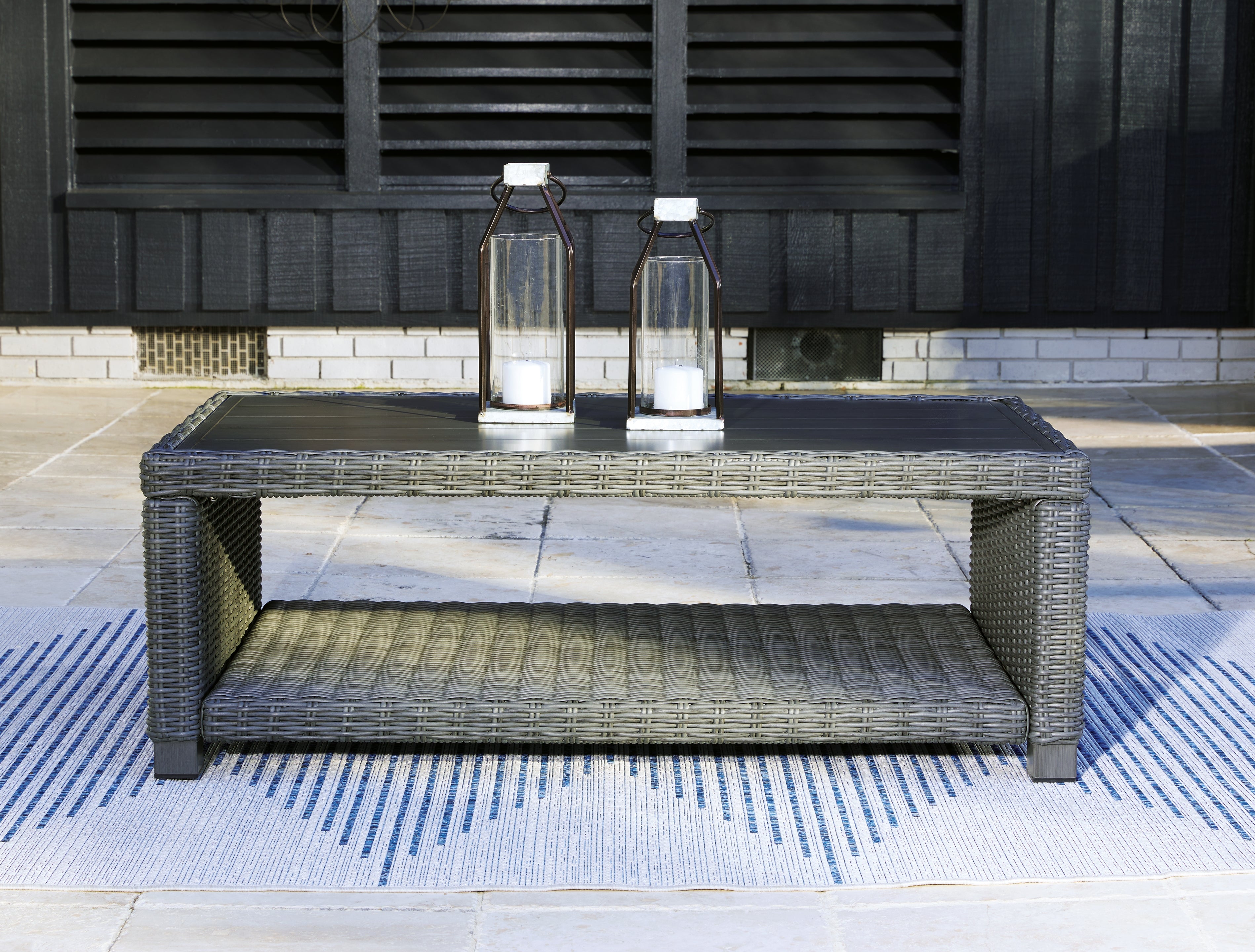 Best Furniture Outlet - Ashley Furniture - Elite Park Outdoor - Rectangular Cocktail Table / Gray - P518-701