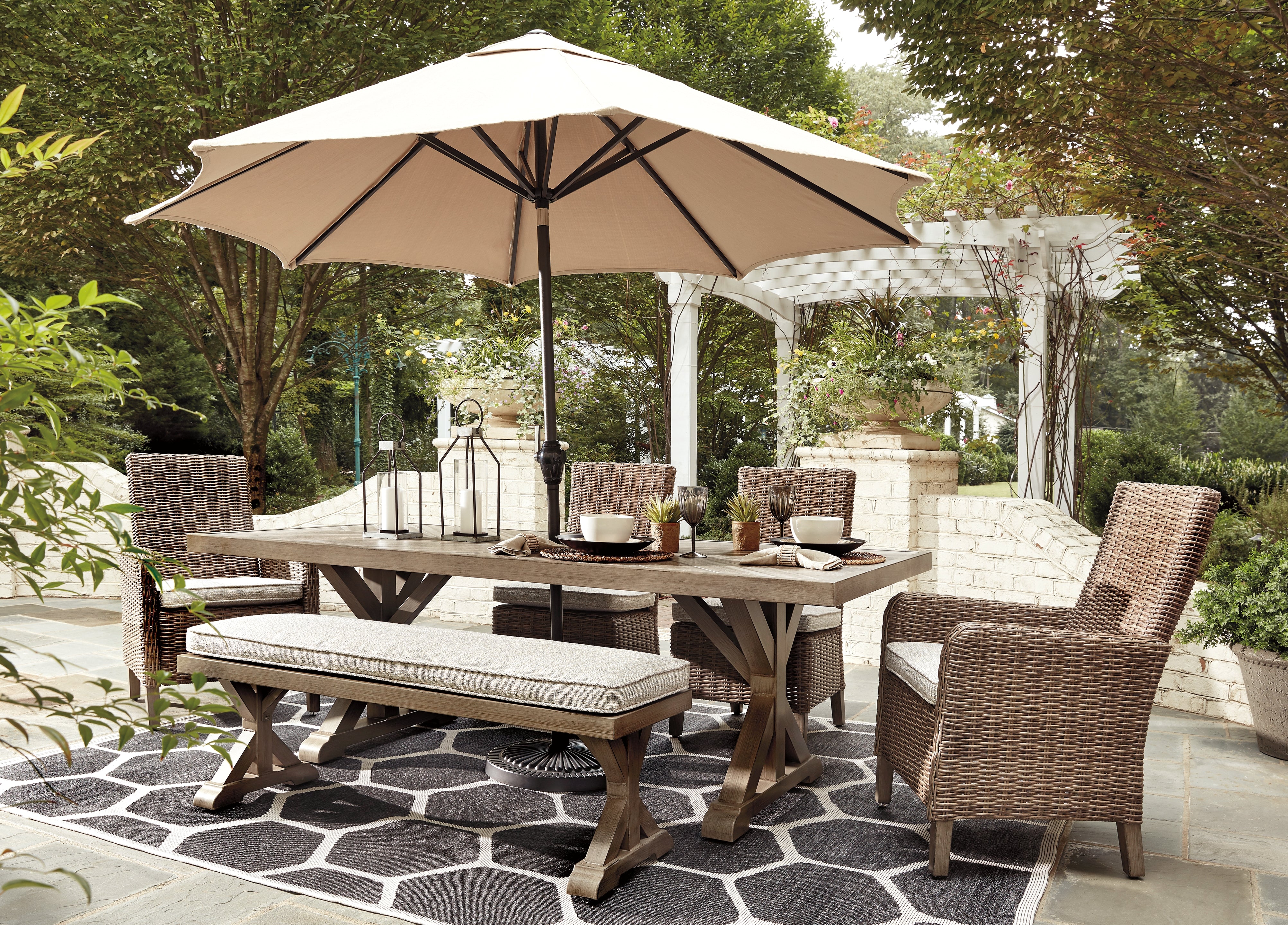 Best Furniture Outlet - Ashley Furniture - Beachcroft Outdoor - RECT Dining Table w/UMB OPT / Beige - P791-625