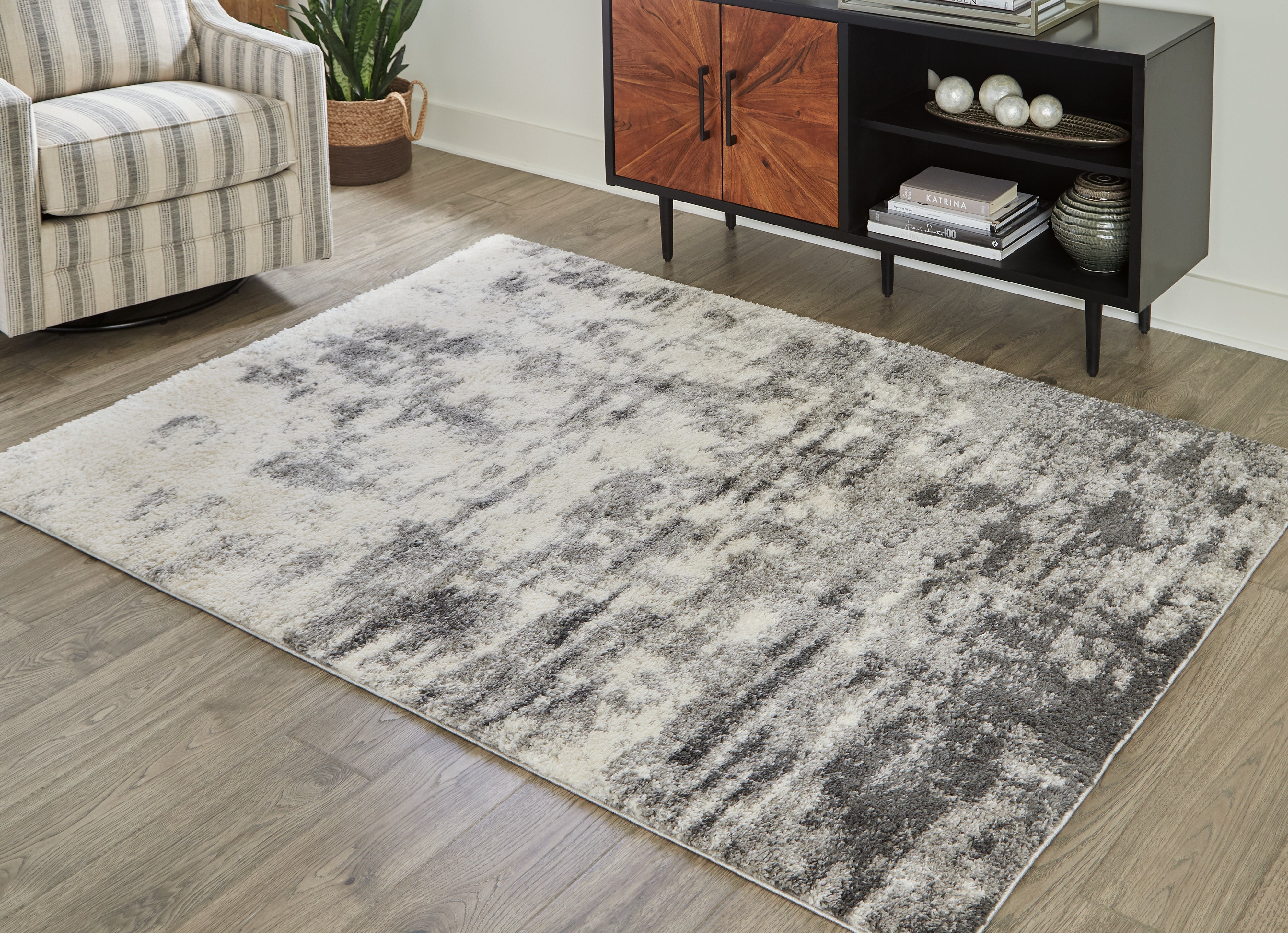 Best Furniture Outlet - Ashley Furniture - Gerdie Rug - 7'10" x 10' Rug / Cream/Gray - R404991