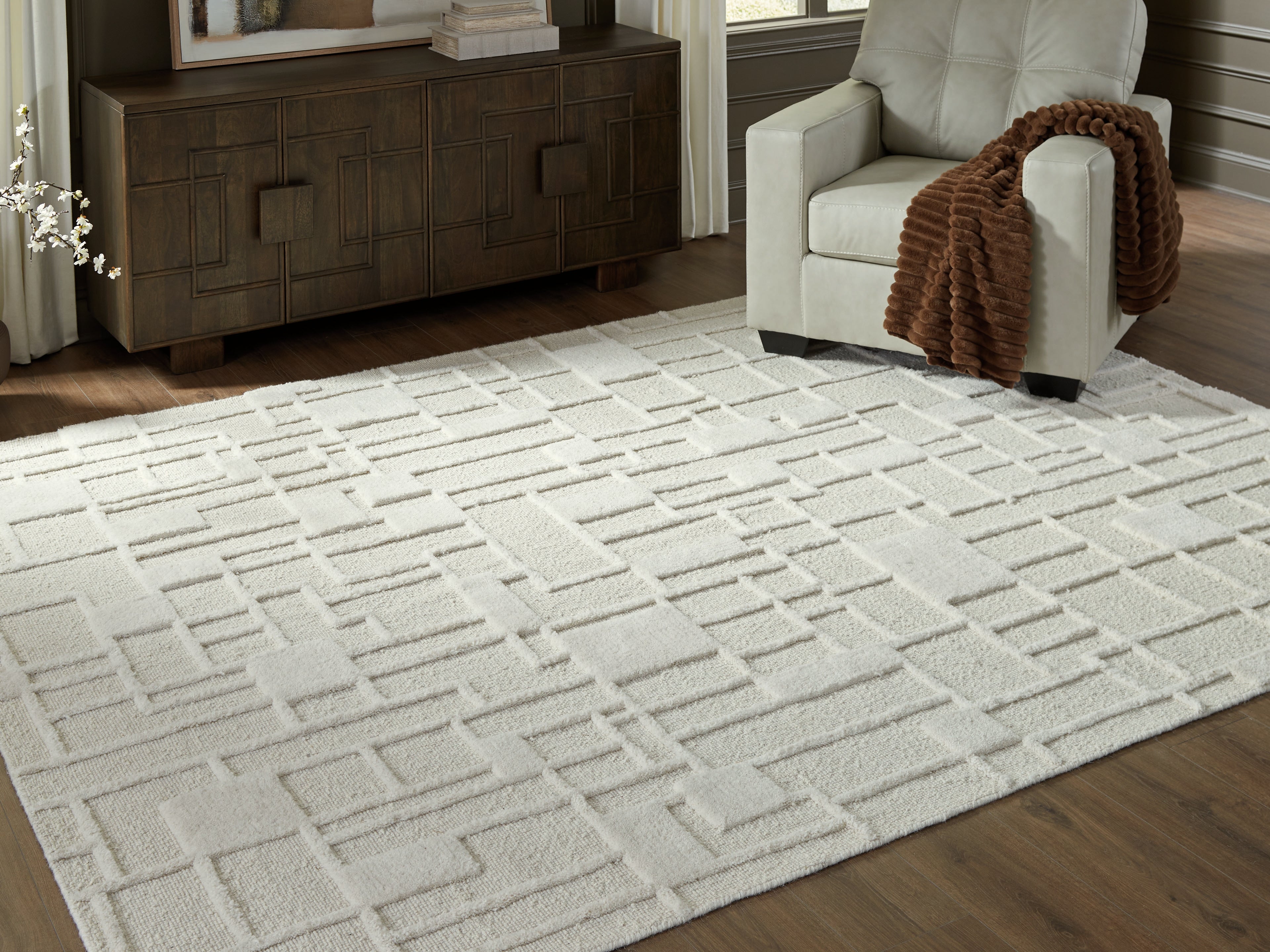 Best Furniture Outlet - Ashley Furniture - Empriss Rug - 5' x 7' Area Rug / Ivory - R407622