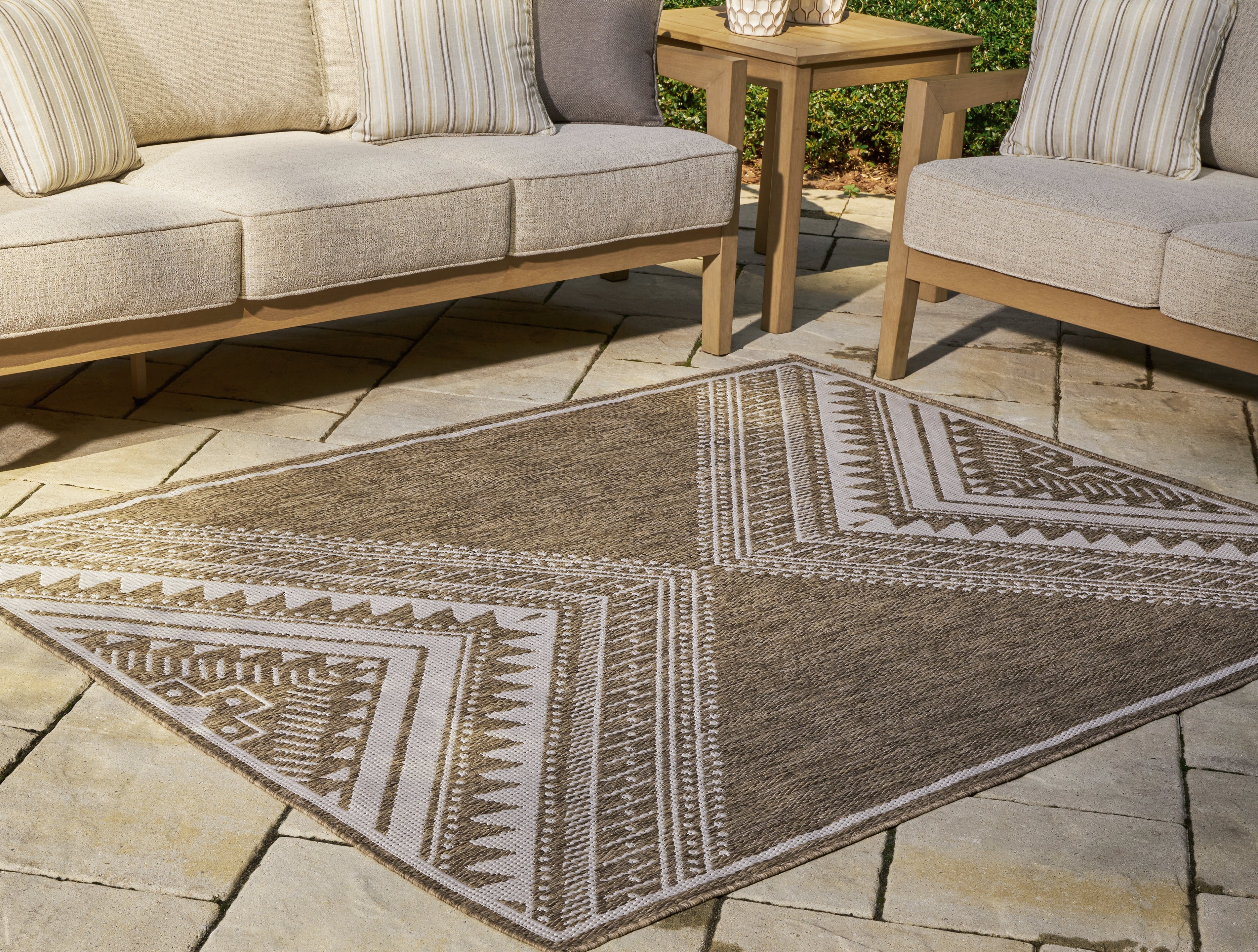 Best Furniture Outlet - Ashley Furniture - Dunsler Rug - 8' x 10' Rug / Brown/Cream - R900011