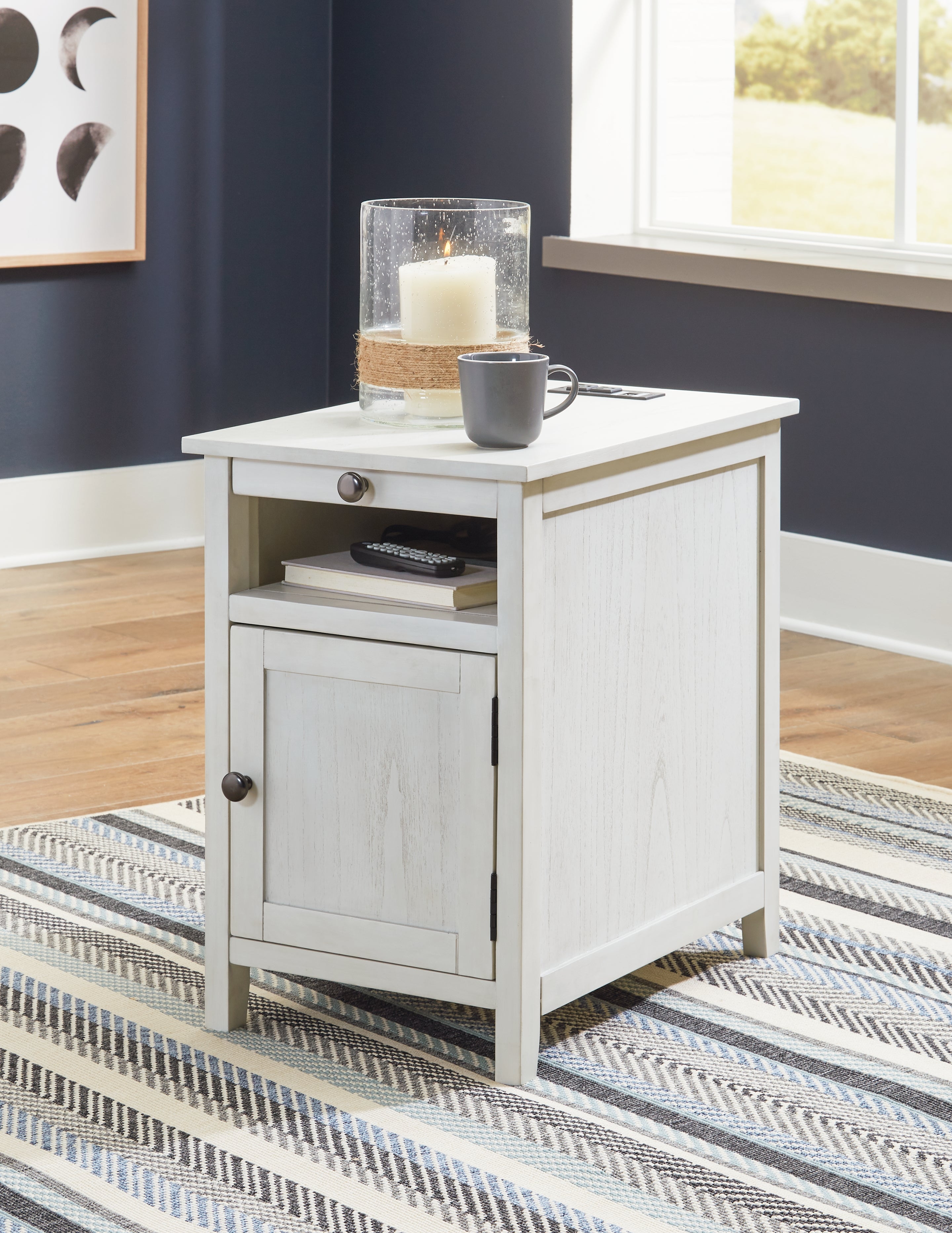 Best Furniture Outlet - Ashley Furniture - Treytown Chairside End Table - Chair Side End Table / Antique White - T300-517