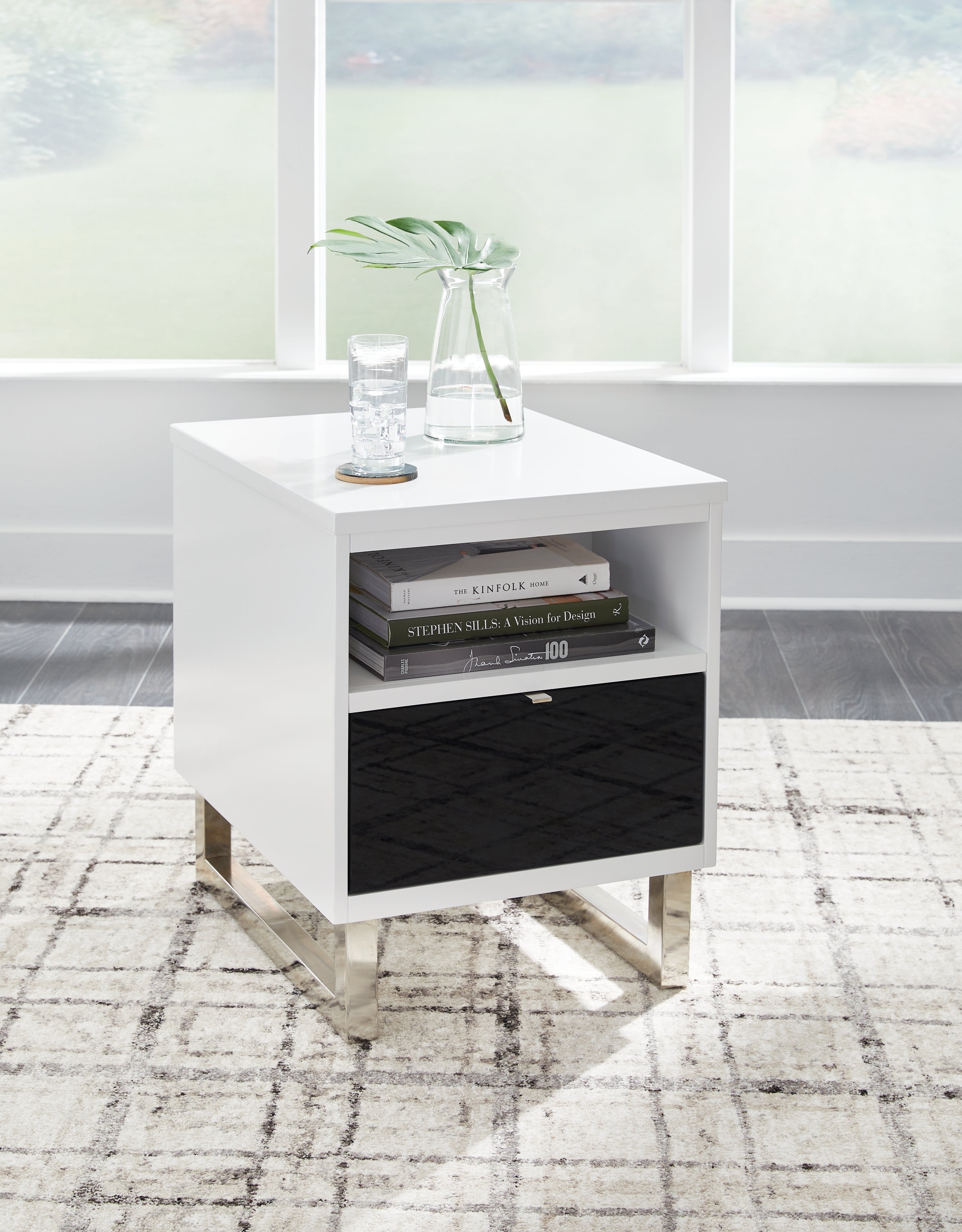 Best Furniture Outlet - Ashley Furniture - Gardoni Chairside End Table - Chair Side End Table / White/Black - T756-7
