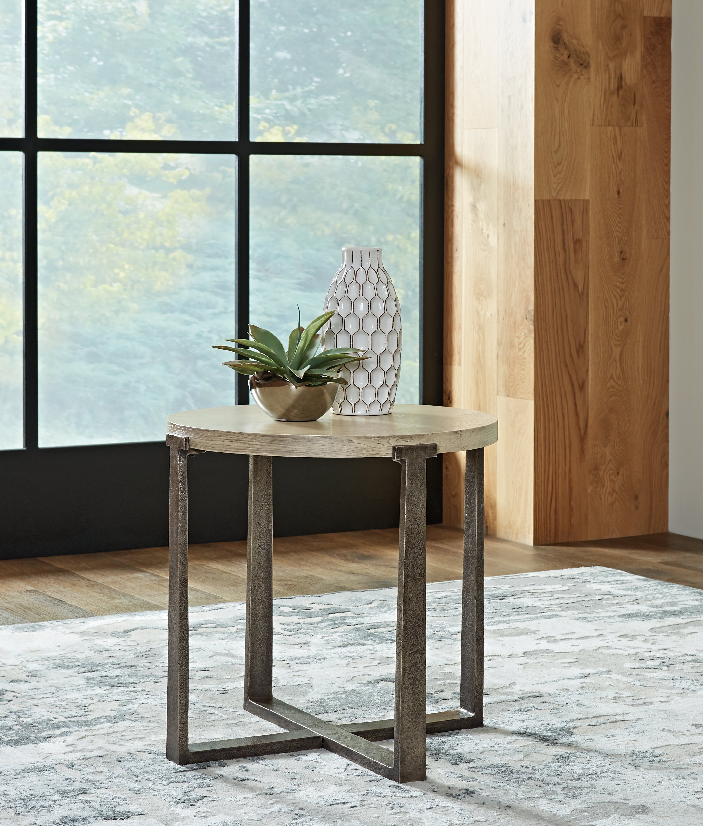Best Furniture Outlet - Ashley Furniture - Dalenville End Table - Round End Table / Gray - T965-6