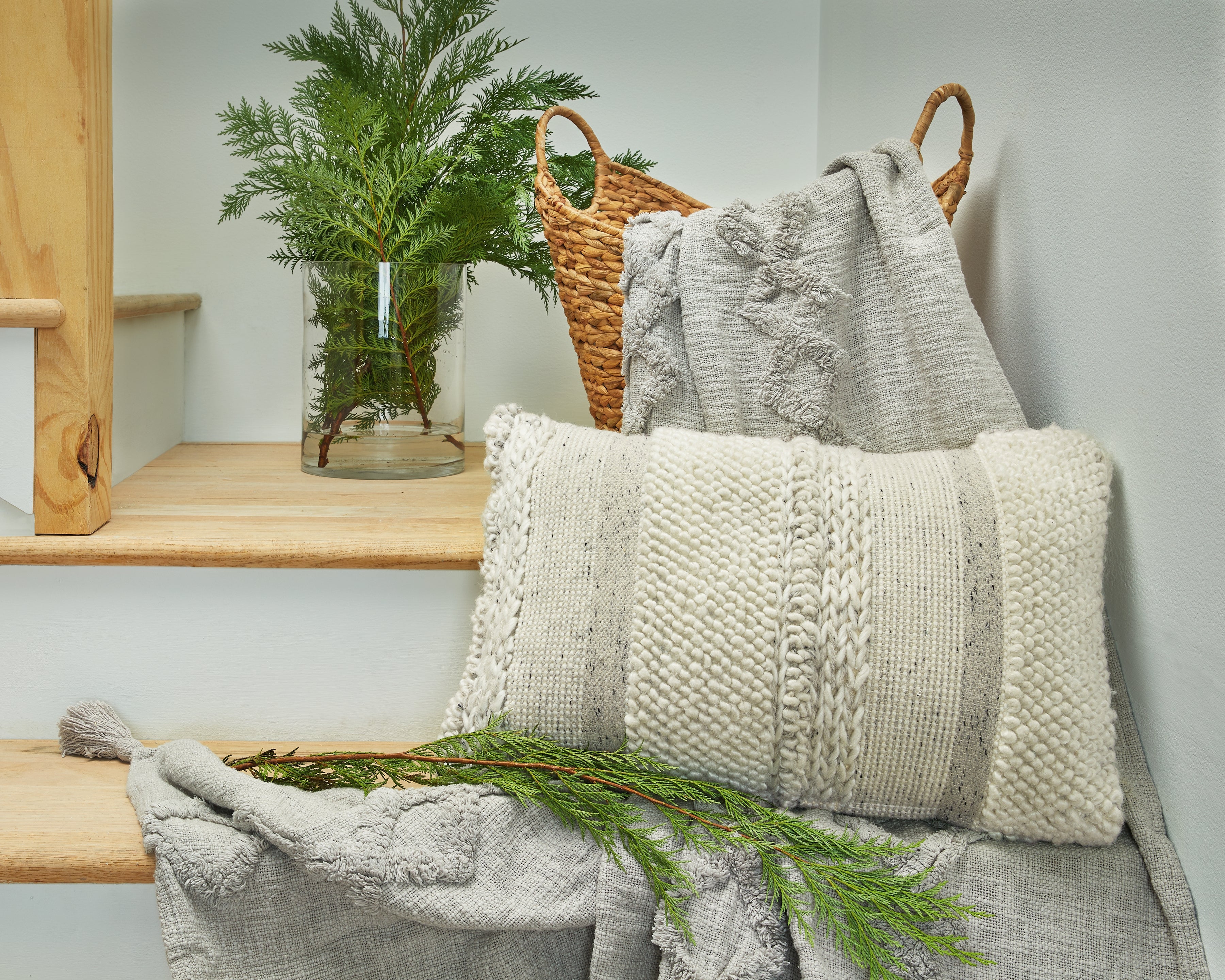 Best Furniture Outlet - Ashley Furniture - Standon Pillows - Pillow / Gray/White - A1001005P