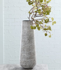 Best Furniture Outlet - Ashley Furniture - Fynn Vase - Vase / Antique White - A2000517