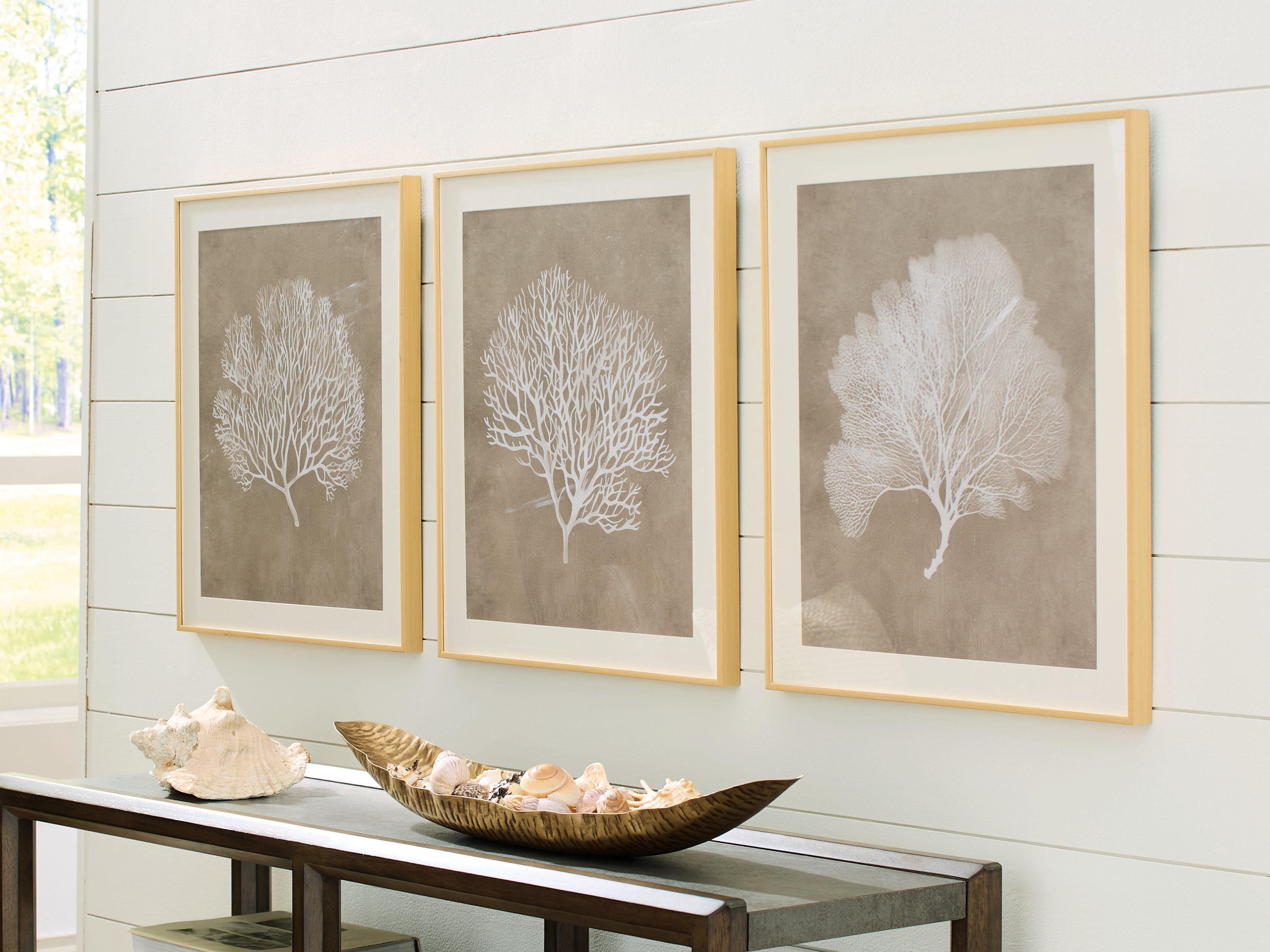 Best Furniture Outlet - Ashley Furniture - Hendridge Wall Decor - Wall Art Set (3/CN) / Taupe/White - A8000486