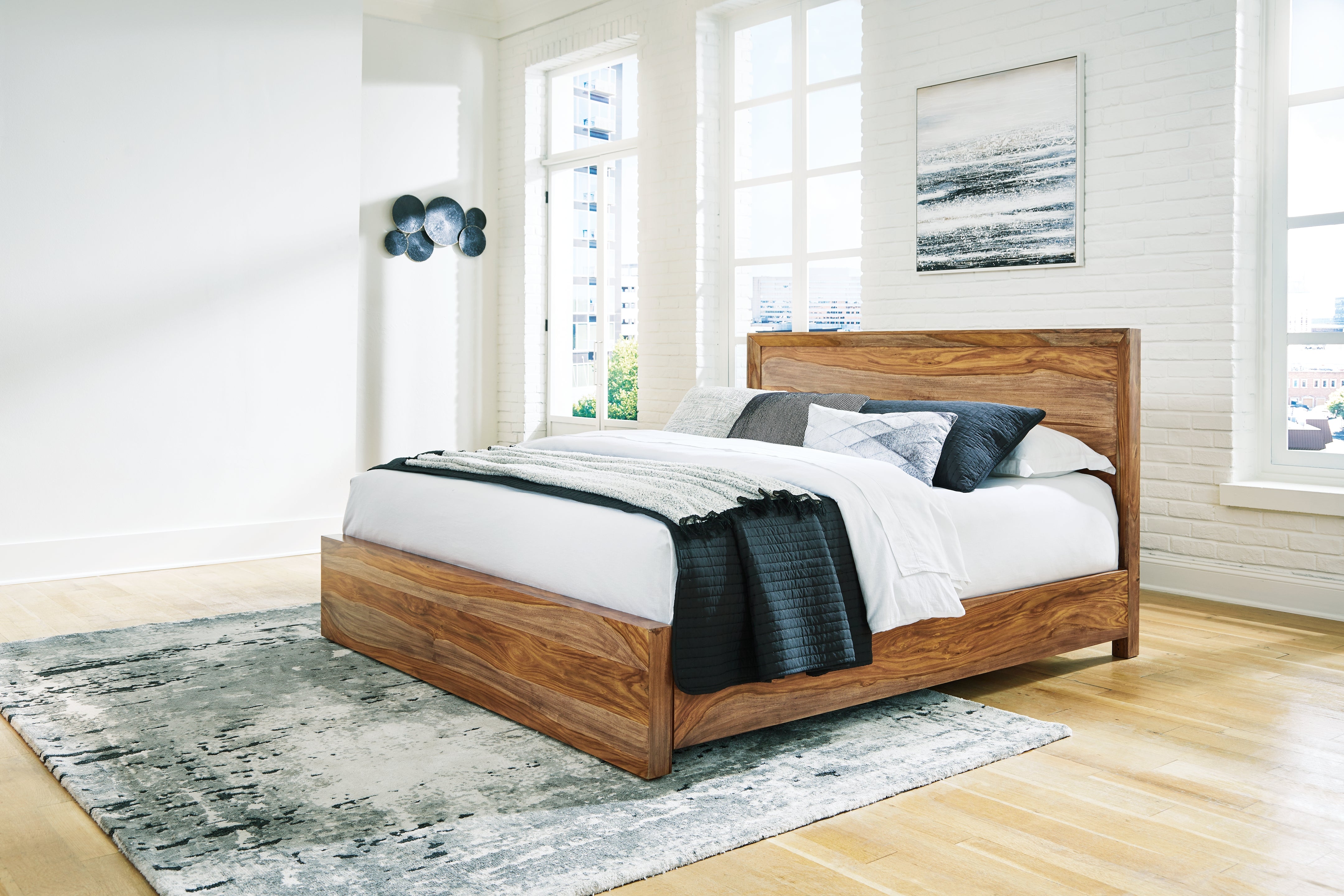 Best Furniture Outlet - Ashley Furniture - Dressonni Bedroom - King Panel Bed / Brown - B790B4