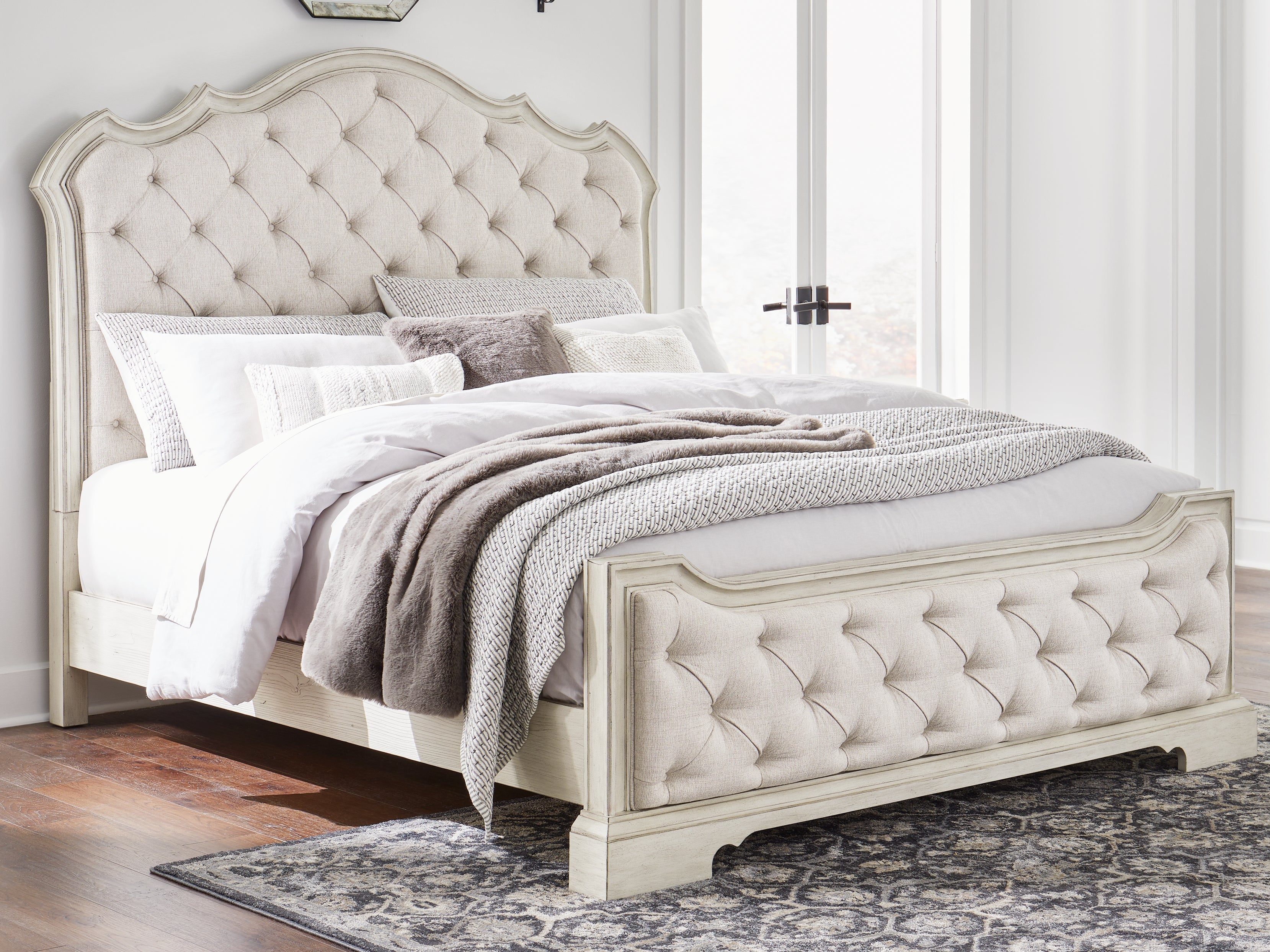 Best Furniture Outlet - Ashley Furniture - Arlendyne Bedroom - King Upholstered Bed / Antique White - B980B4