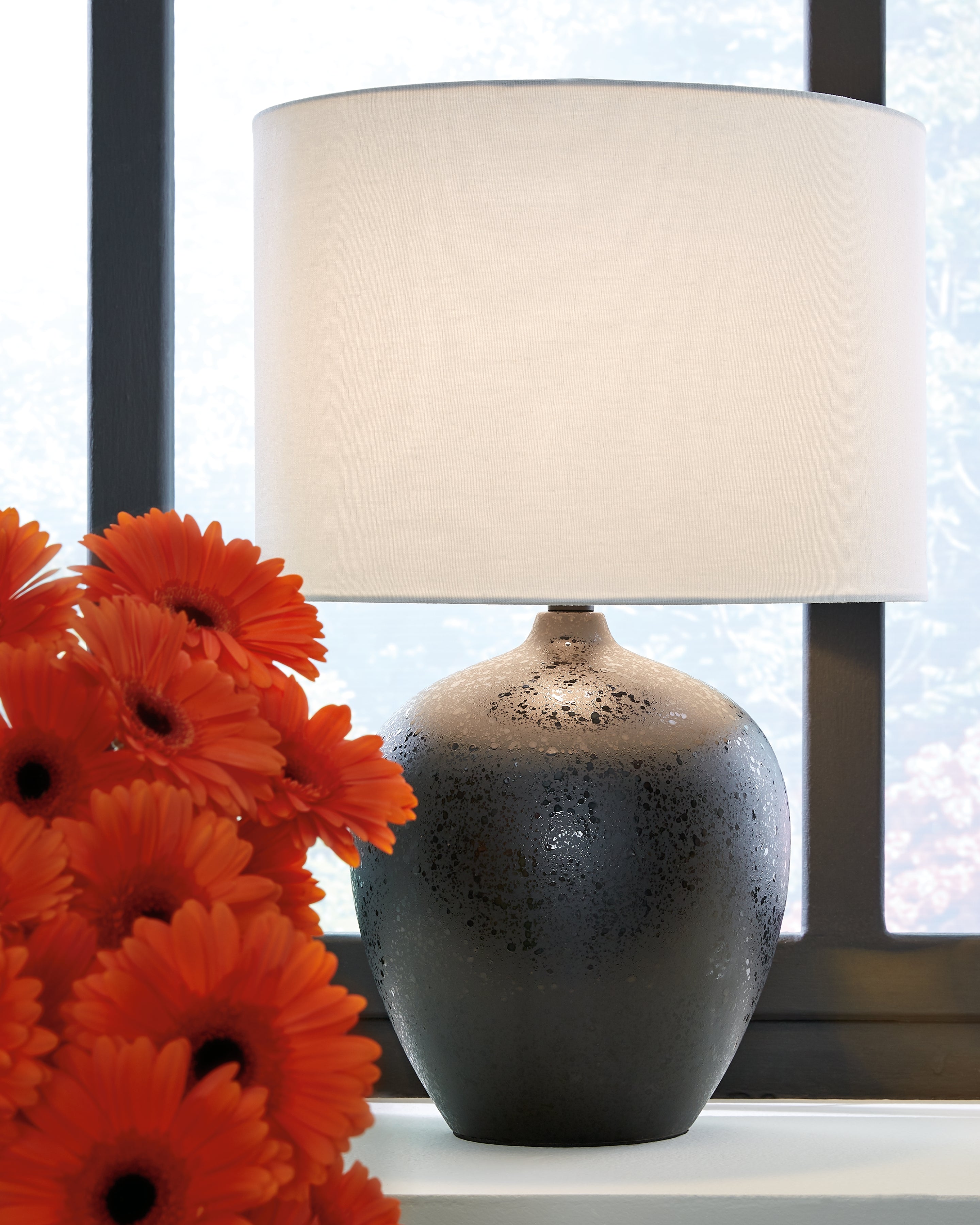 Best Furniture Outlet - Ashley Furniture - Ladstow Lighting - Table Lamp (Set of 2) / Black - L123894X2