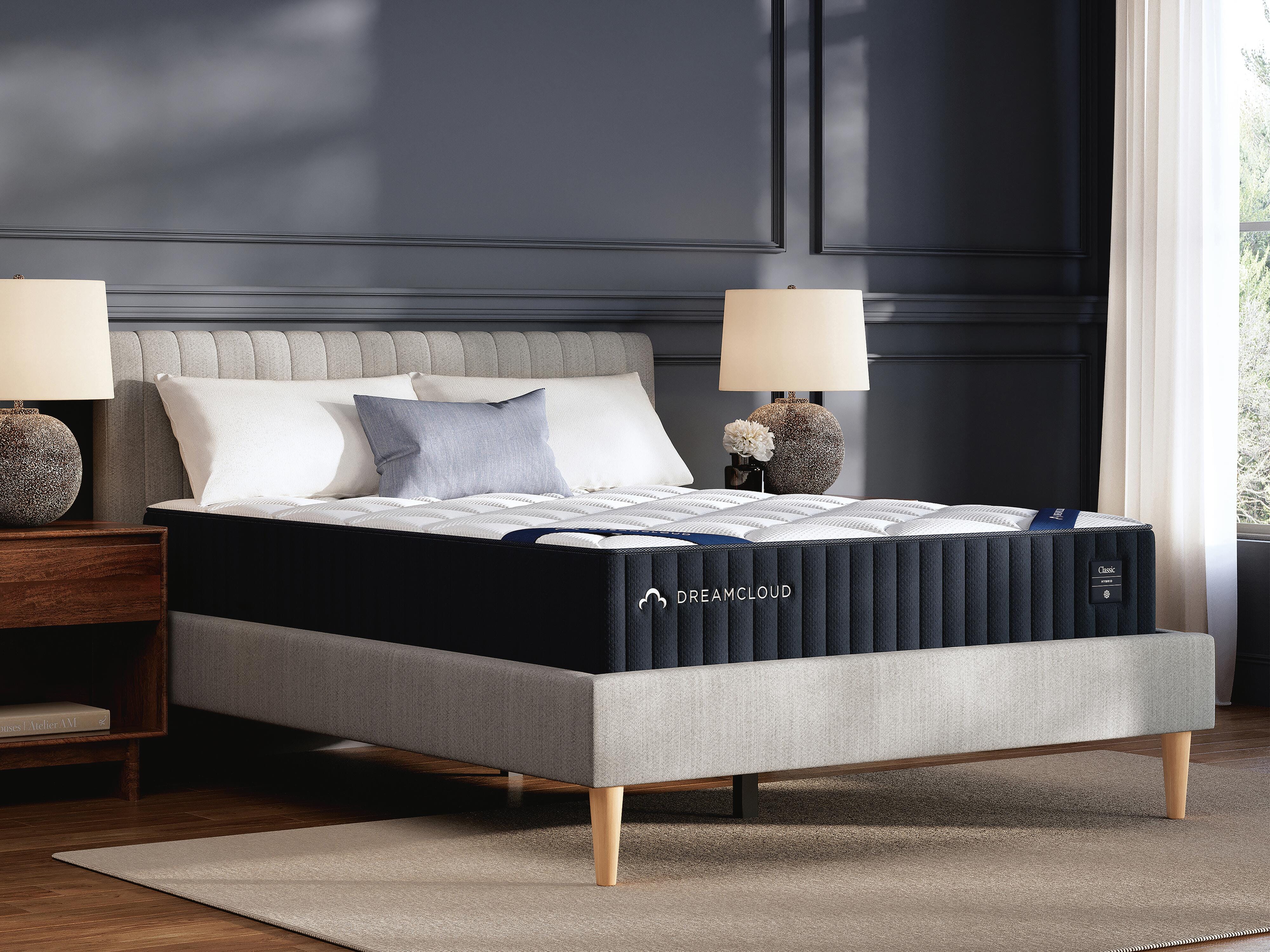 Best Furniture Outlet - Ashley Furniture - DreamCloud Classic Hybrid Mattresses - Full / White - M13521