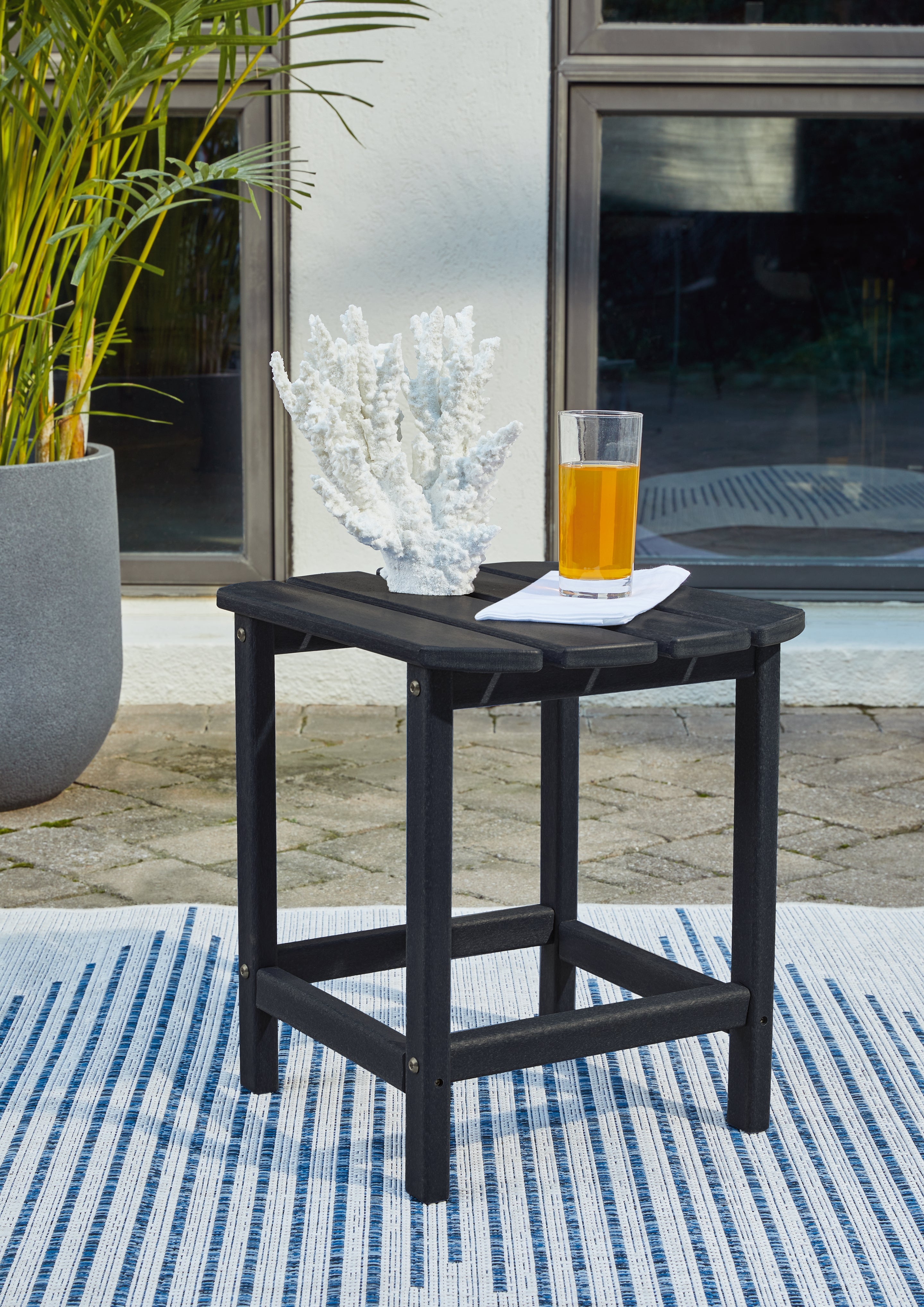 Best Furniture Outlet - Ashley Furniture - Sundown Treasure Outdoor - End Table / Black - P008-703