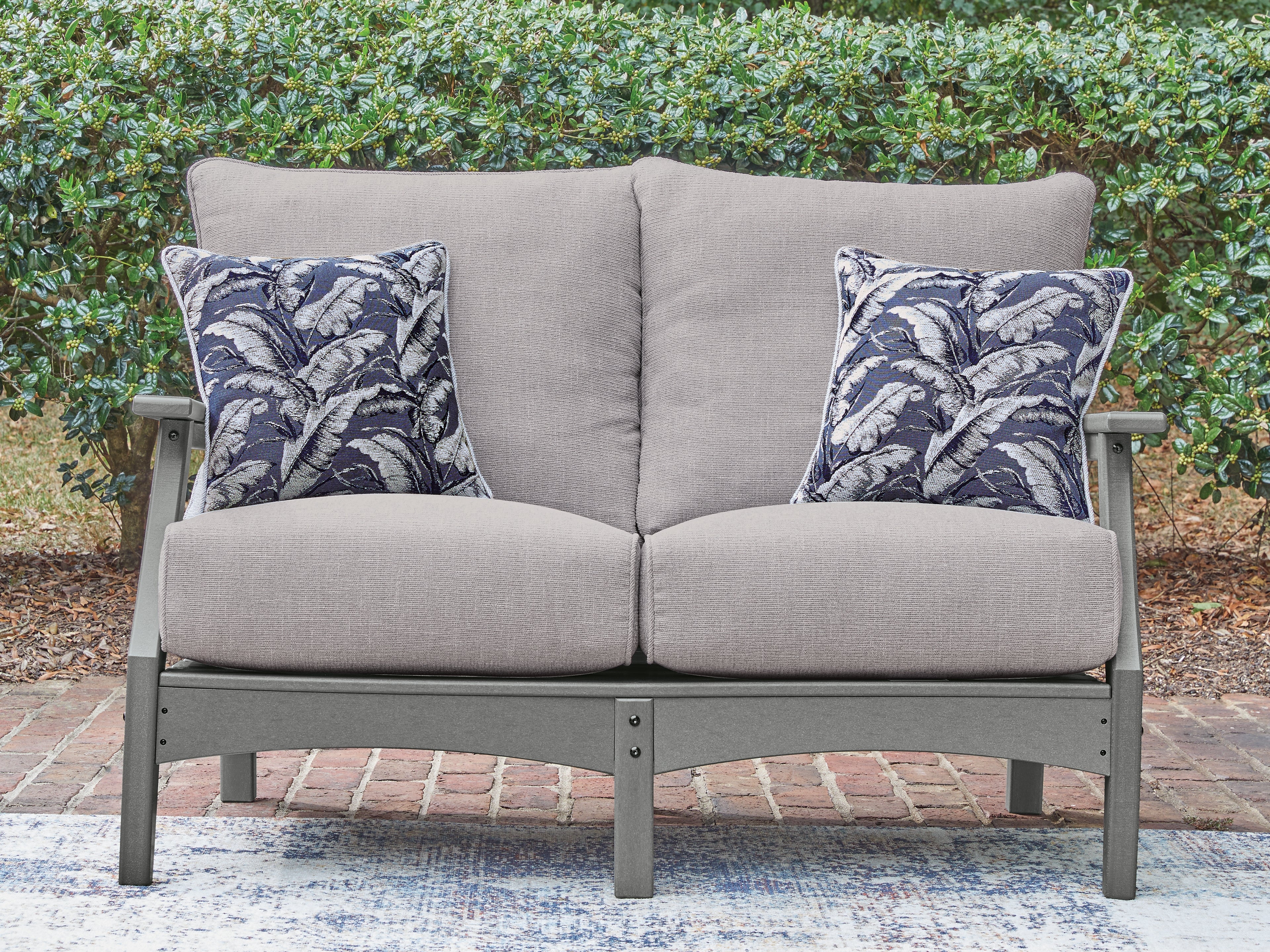 Best Furniture Outlet - Ashley Furniture - Cove Beach Outdoor - Loveseat w/Cushion / Gray - PCP803-835