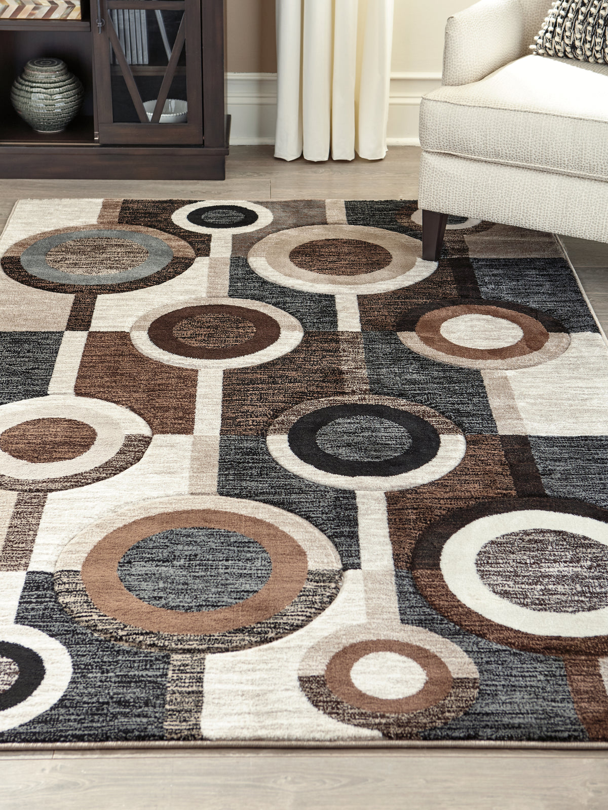Best Furniture Outlet - Ashley Furniture - Guintte Rug - 8'2" x 9'6" Rug / Multi - R403971