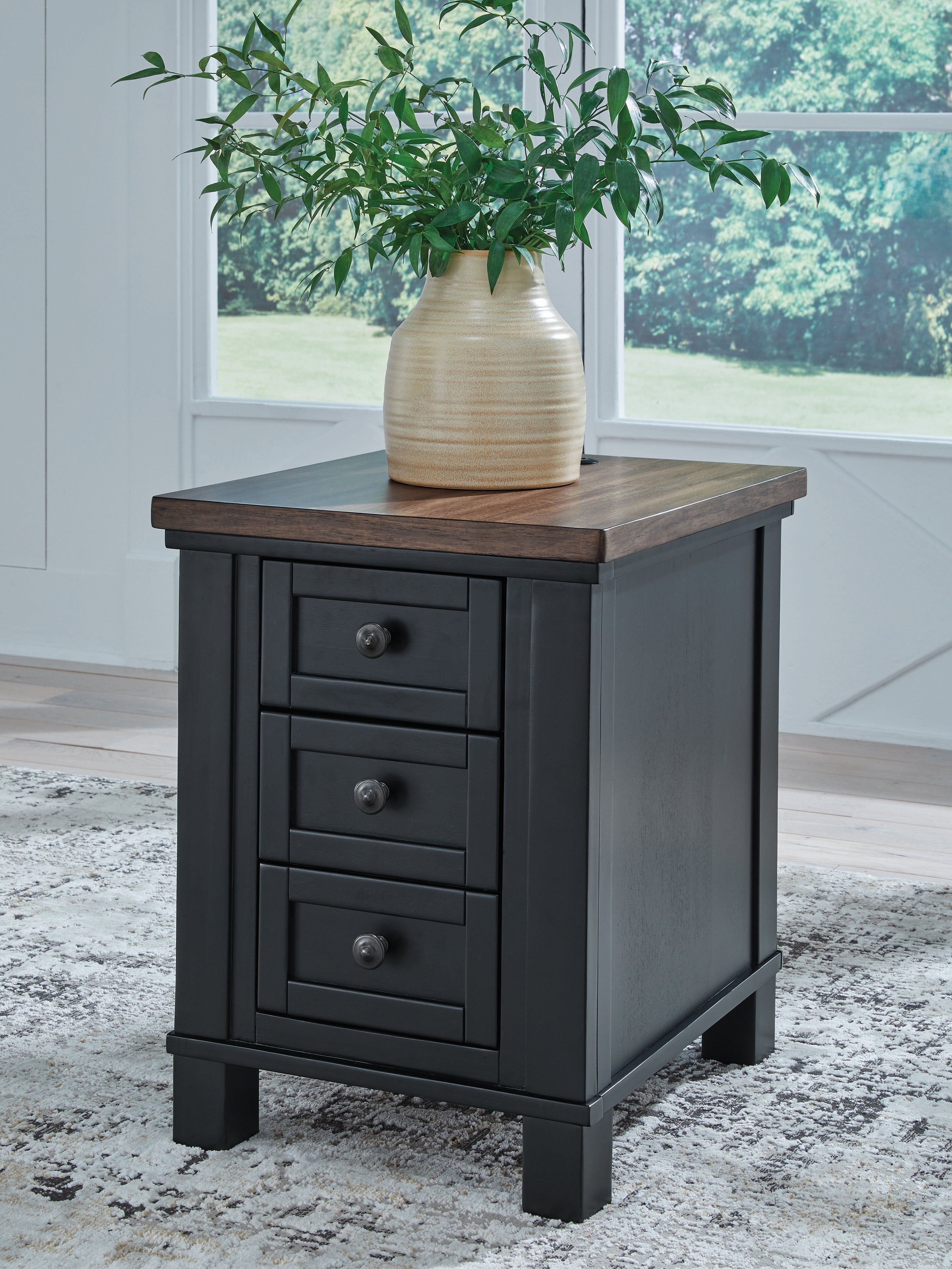 Best Furniture Outlet - Ashley Furniture - Wildenauer Chairside End Table - Chair Side End Table / Brown/Black - T664-7